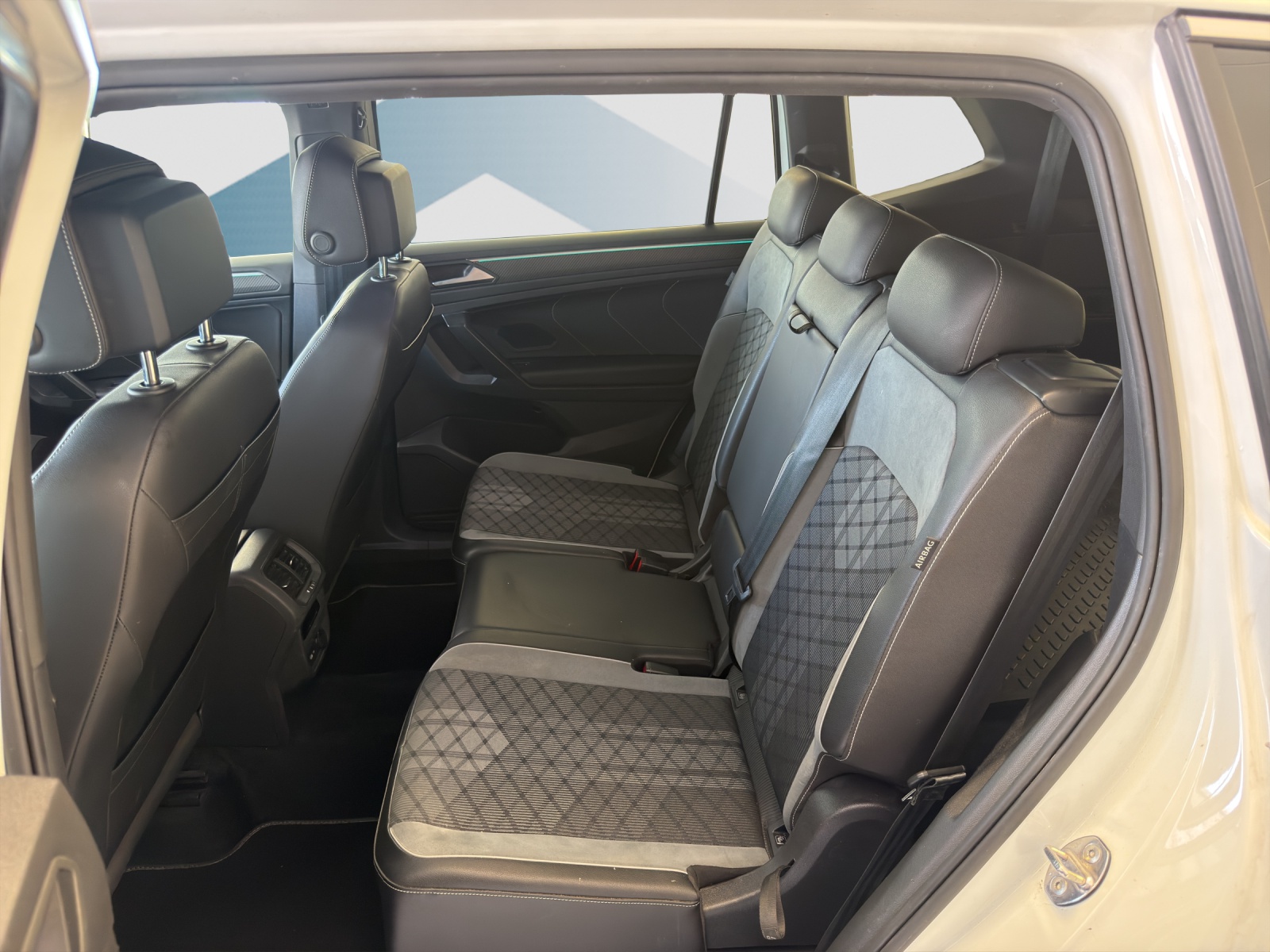 VW Tiguan Allspace 2.0 TSI R-Line DSG-image-7
