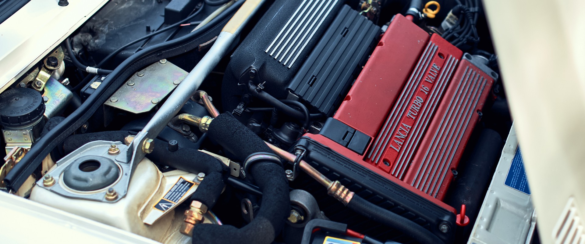 LANCIA Delta HF 16V-image-9