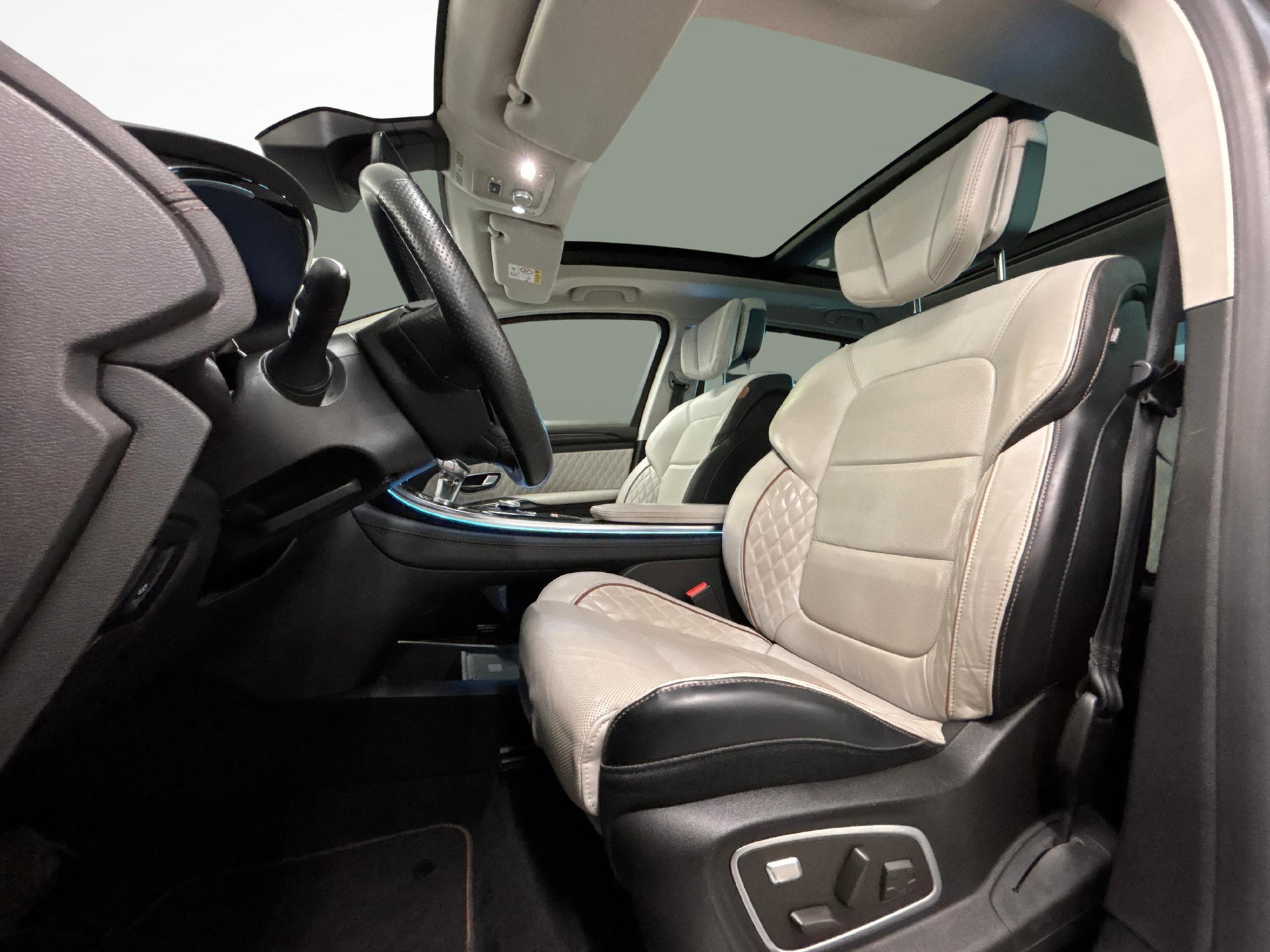 RENAULT Espace 1.8 TCe 225 Initiale EDC 7 places-image-9