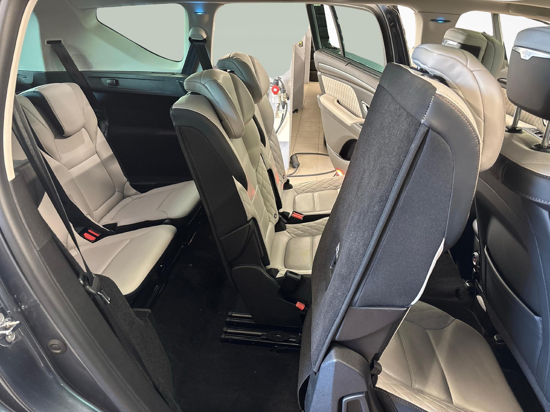 RENAULT Espace 1.8 TCe 225 Initiale EDC 7 places-image-12