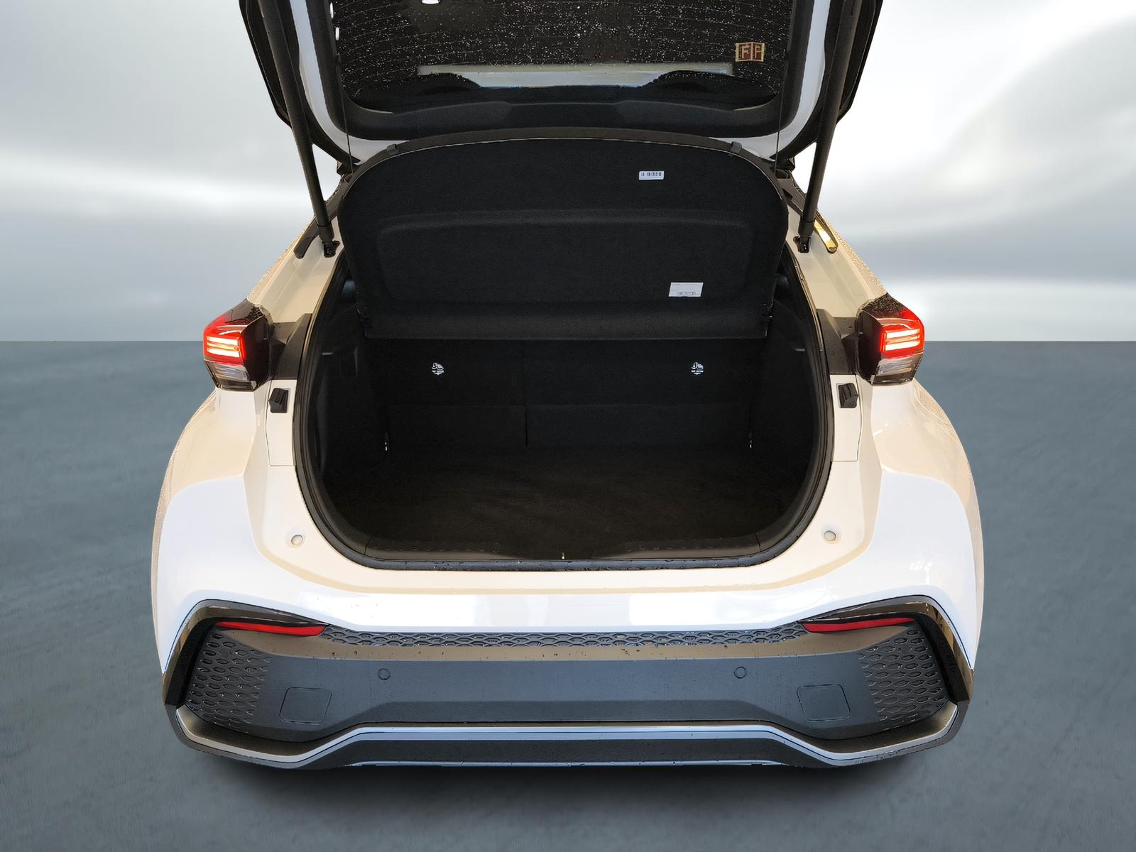 TOYOTA C-HR 2.0 PHEV GR Sport-image-12