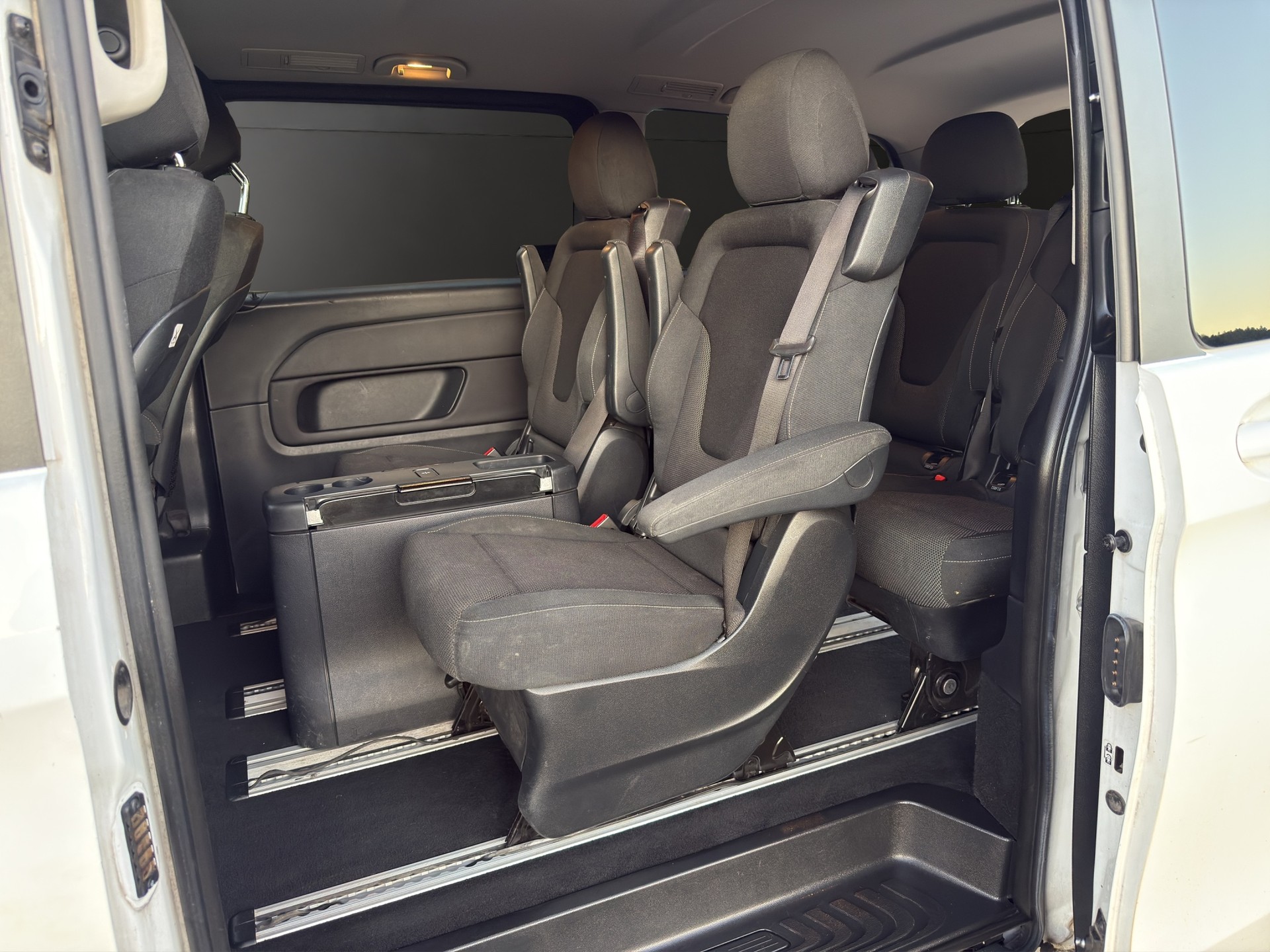 MERCEDES-BENZ V 220 d Exclusive lang 4Matic 7G-Tronic-image-11