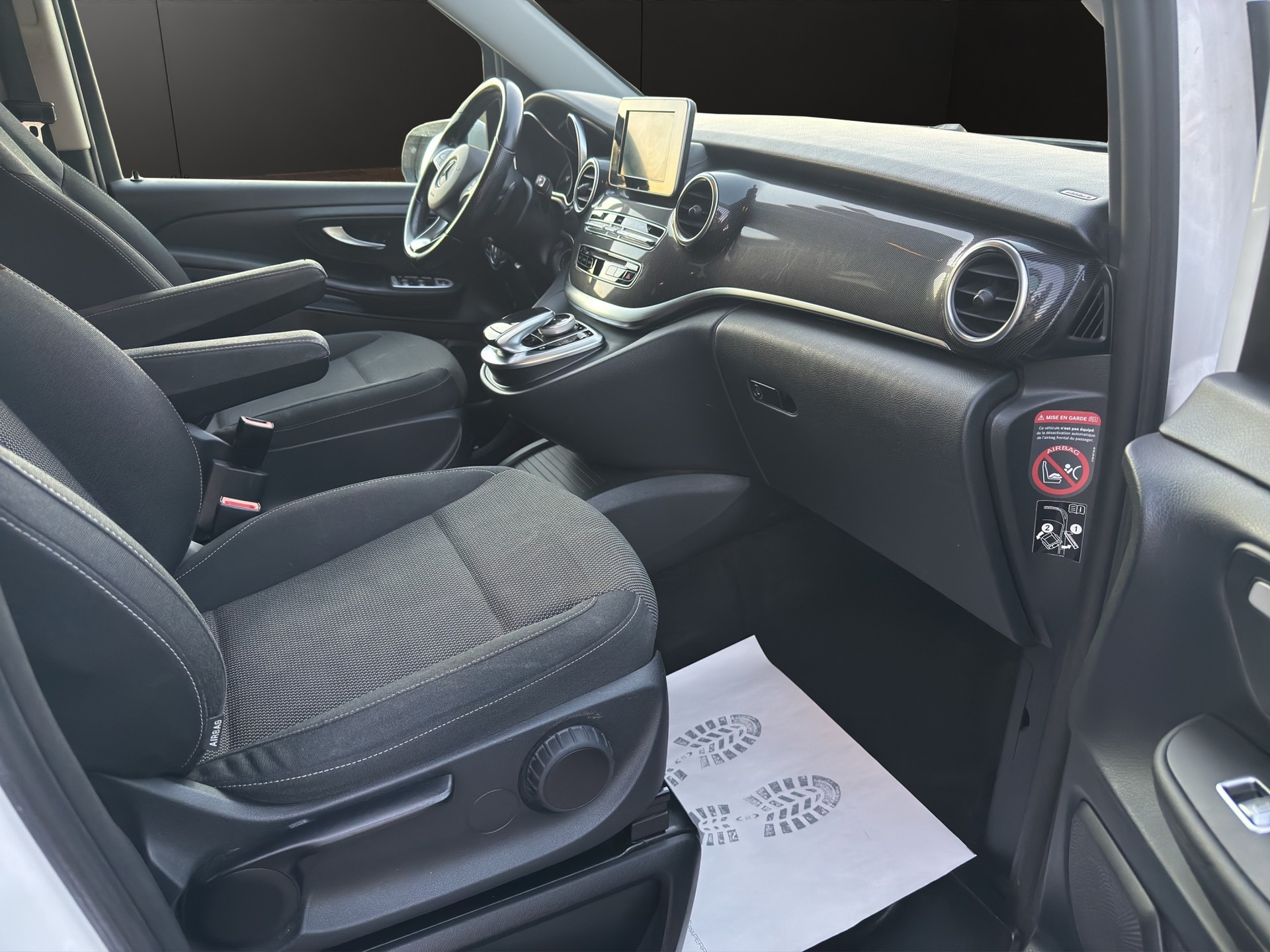 MERCEDES-BENZ V 220 d Exclusive lang 4Matic 7G-Tronic-image-13
