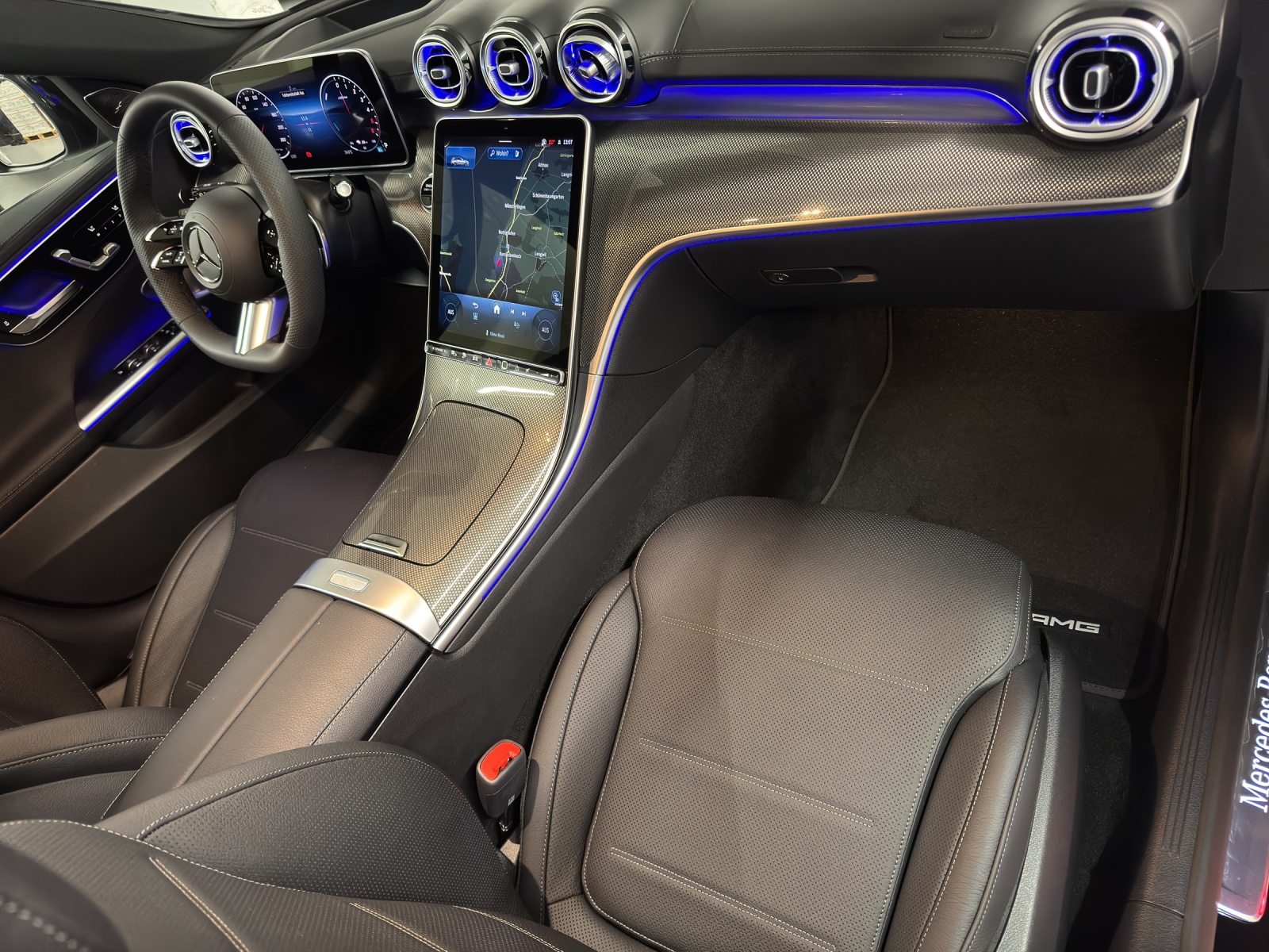 MERCEDES-BENZ C 300 de AMG Line 4Matic T-Modell-image-11