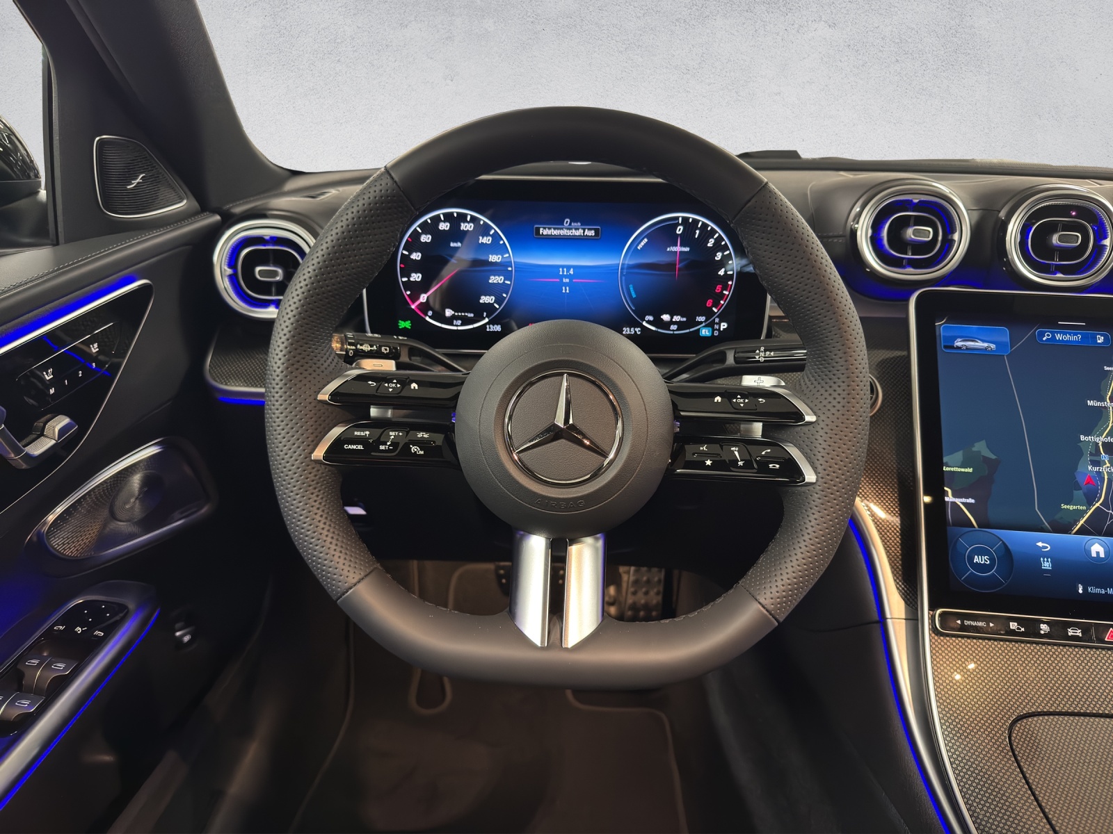 MERCEDES-BENZ C 300 de AMG Line 4Matic T-Modell-image-12