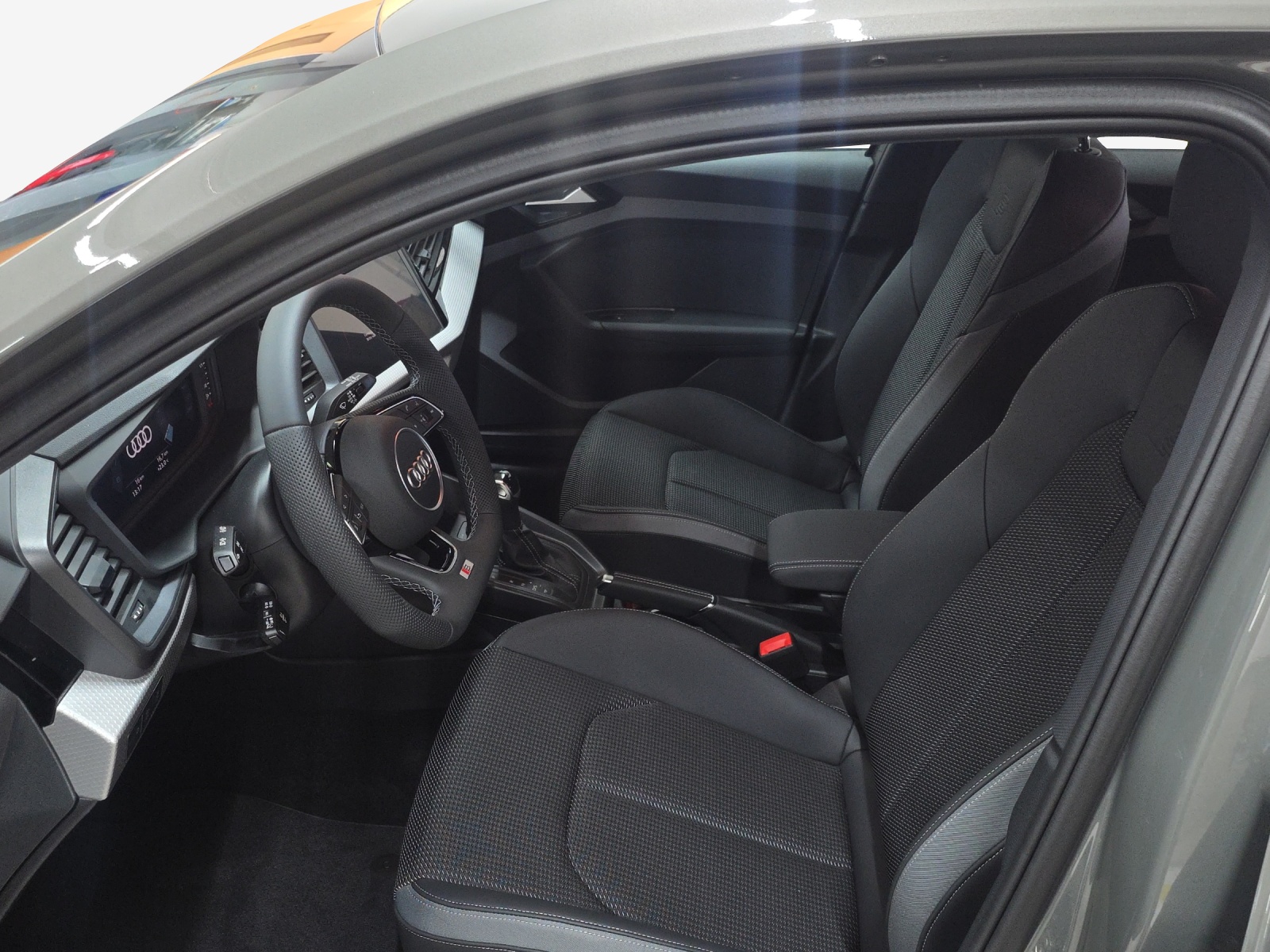 AUDI A1 Sportback 30 TFSI Attraction S-tronic-image-7