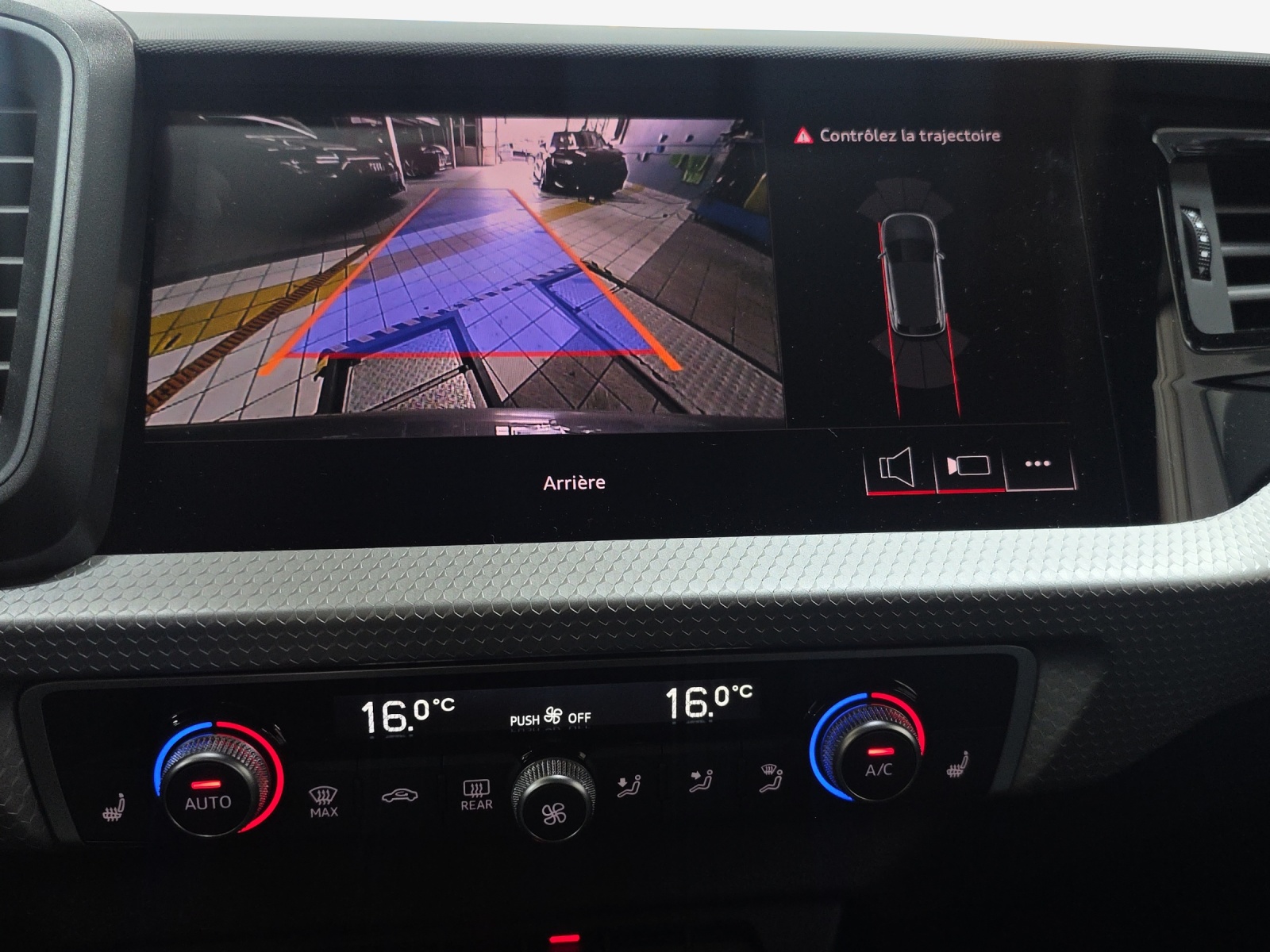 AUDI A1 Sportback 30 TFSI Attraction S-tronic-image-14