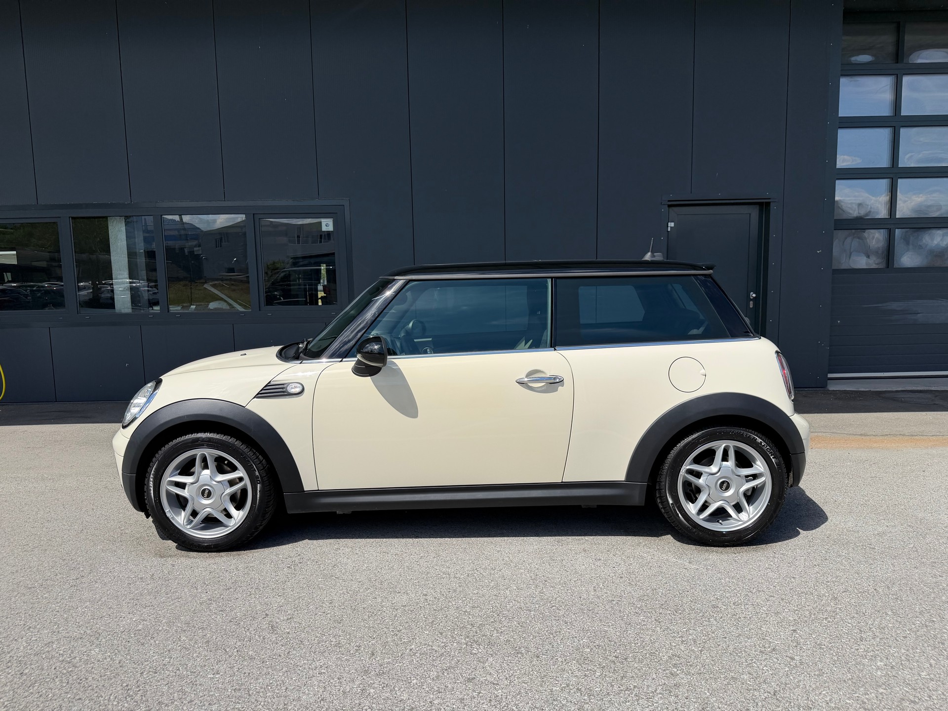 MINI Cooper D-image-1
