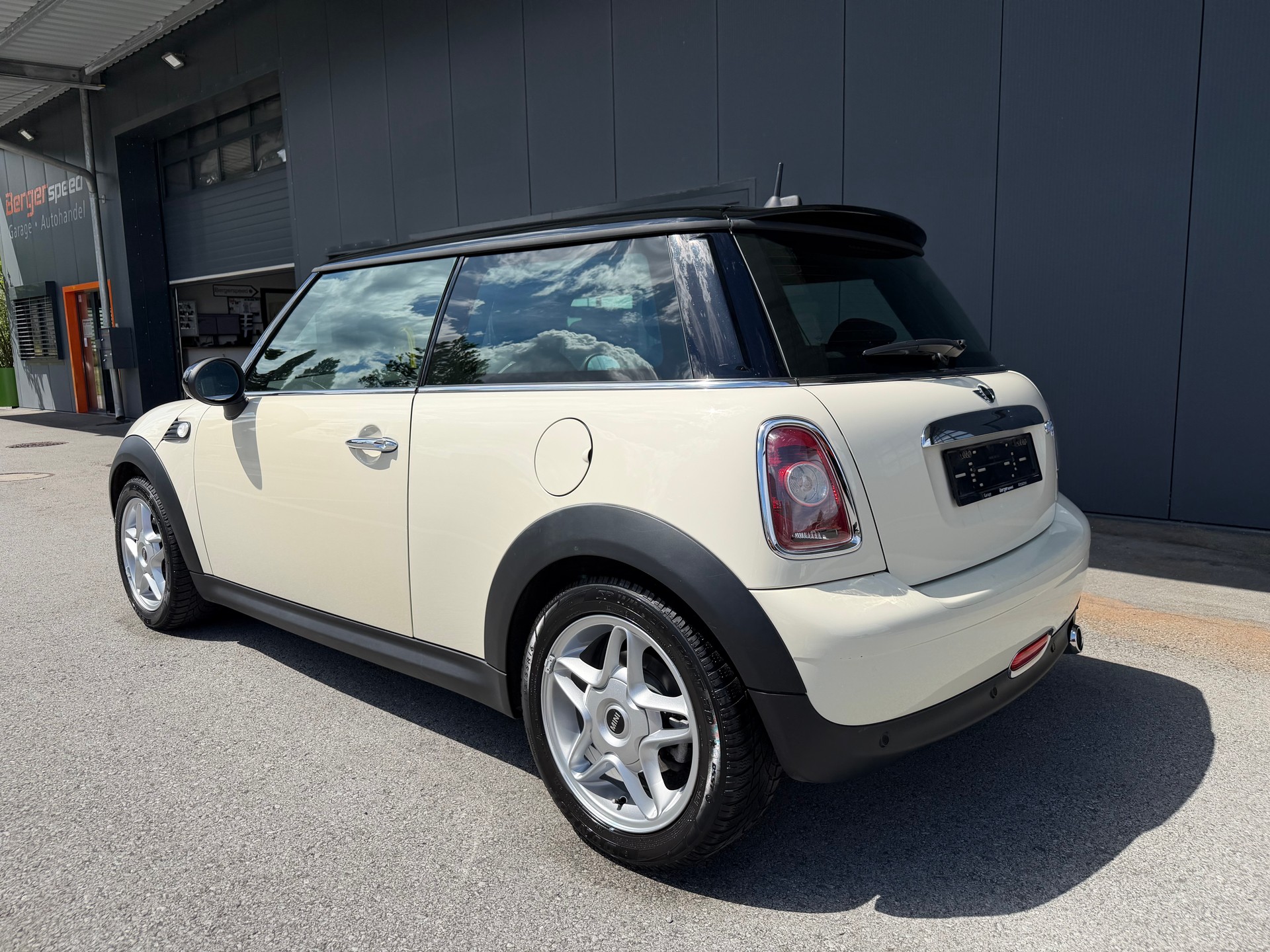 MINI Cooper D-image-2