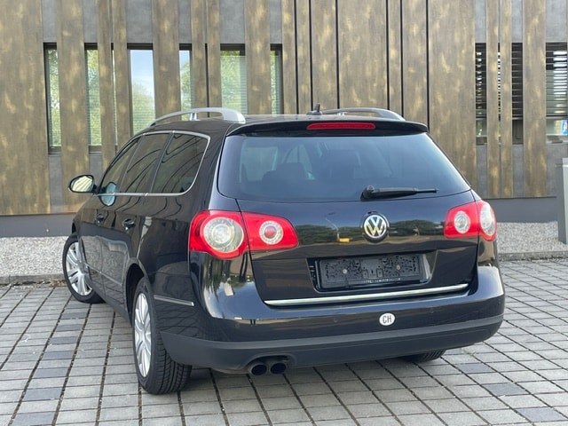 VW Passat Variant 2.0T FSI Highline-image-9