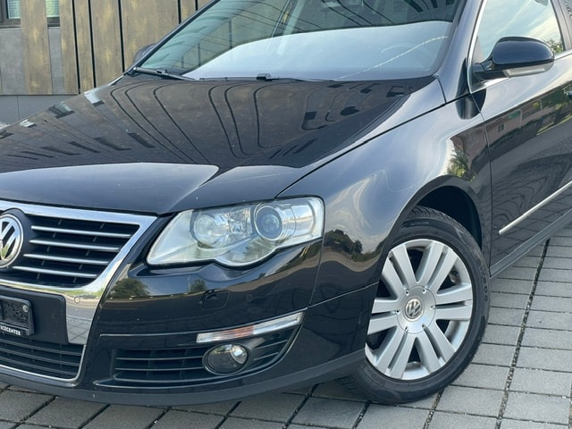 VW Passat Variant 2.0T FSI Highline-image-2