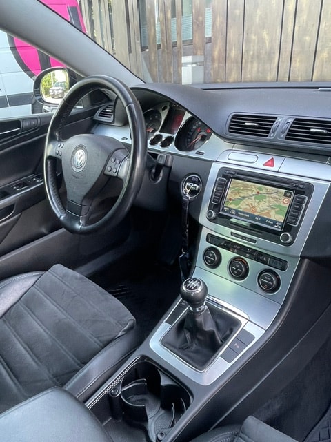 VW Passat Variant 2.0T FSI Highline-image-17
