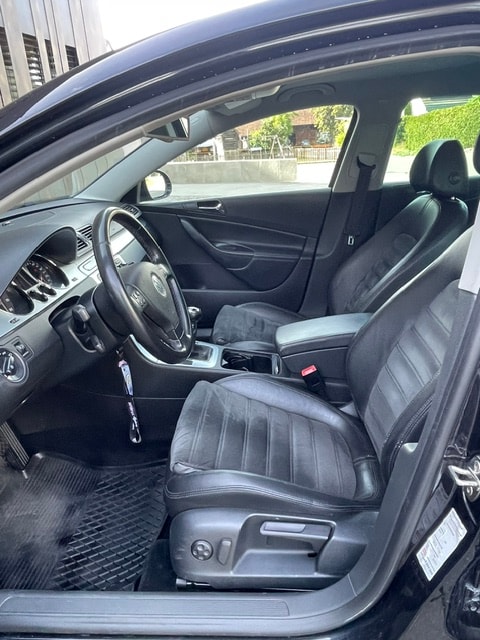 VW Passat Variant 2.0T FSI Highline-image-12