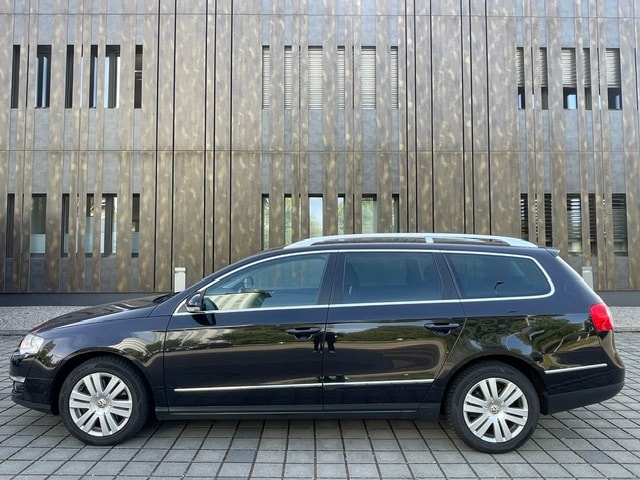 VW Passat Variant 2.0T FSI Highline-image-5