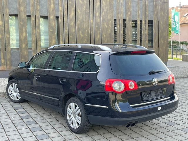 VW Passat Variant 2.0T FSI Highline-image-10