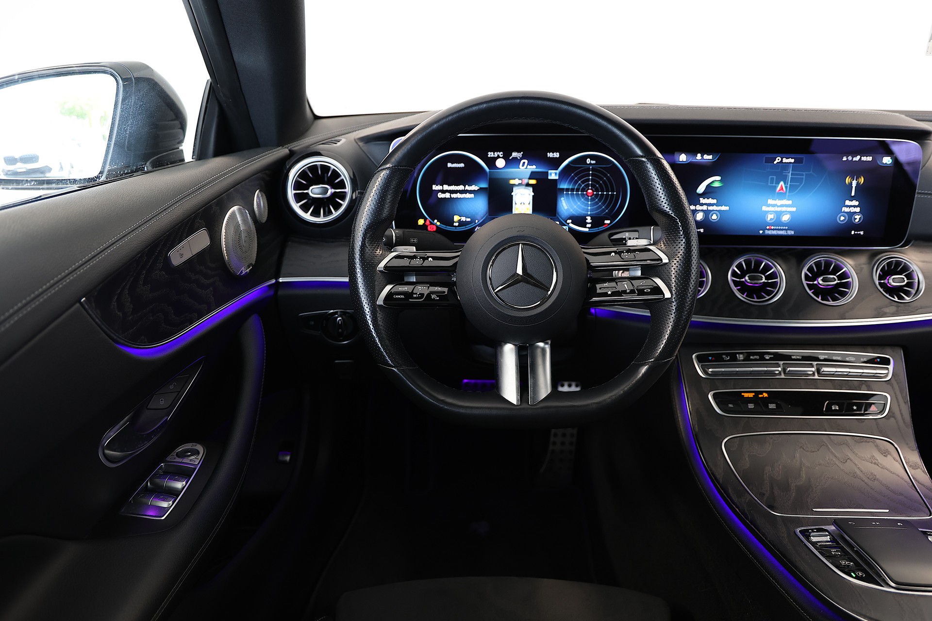 MERCEDES-BENZ E 220 d Coupé AMG Line 9G-Tronic *Diamantweiss* *Facelift*-image-8