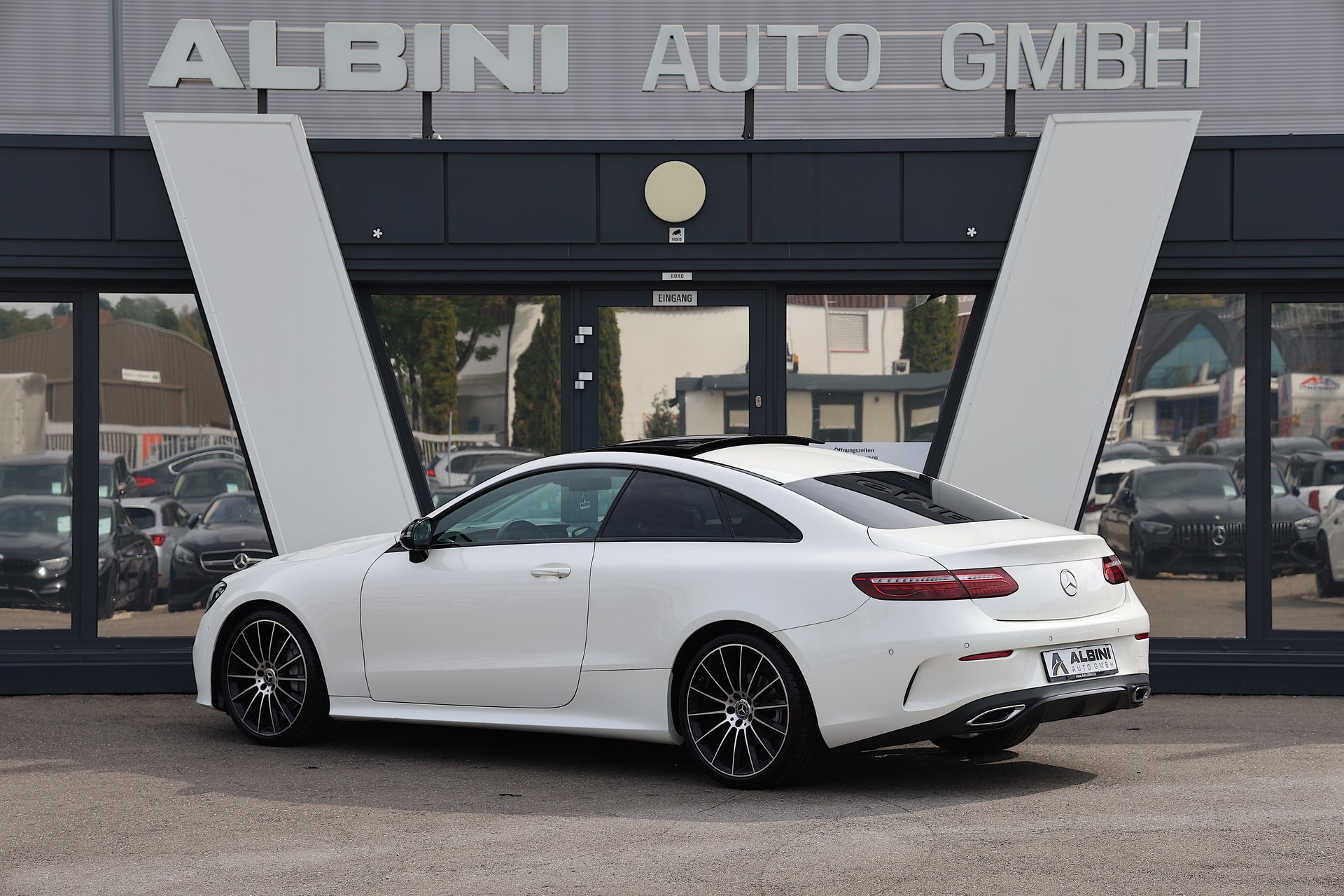 MERCEDES-BENZ E 220 d Coupé AMG Line 9G-Tronic *Diamantweiss* *Facelift*-image-3
