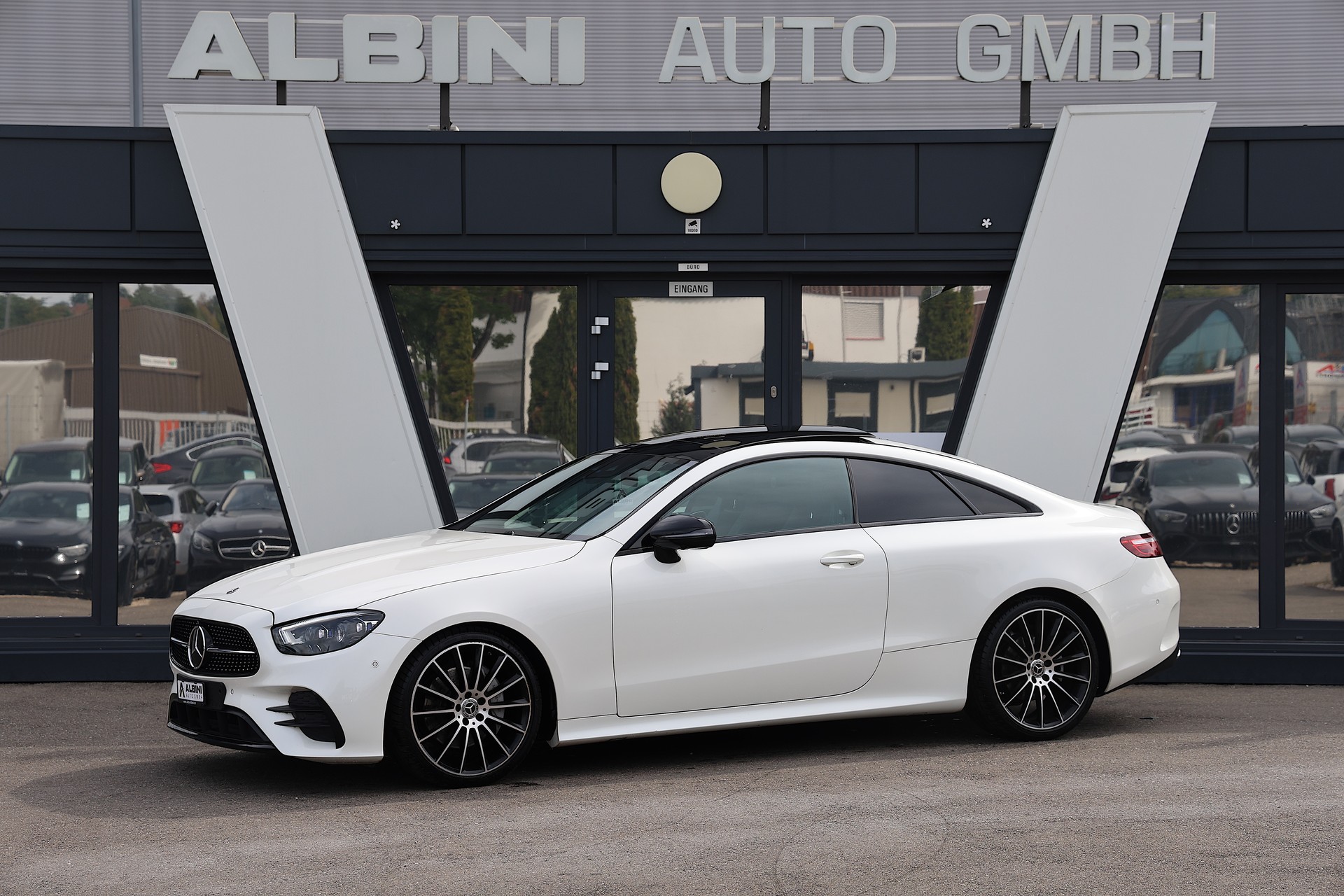 MERCEDES-BENZ E 220 d Coupé AMG Line 9G-Tronic *Diamantweiss* *Facelift*-image-0