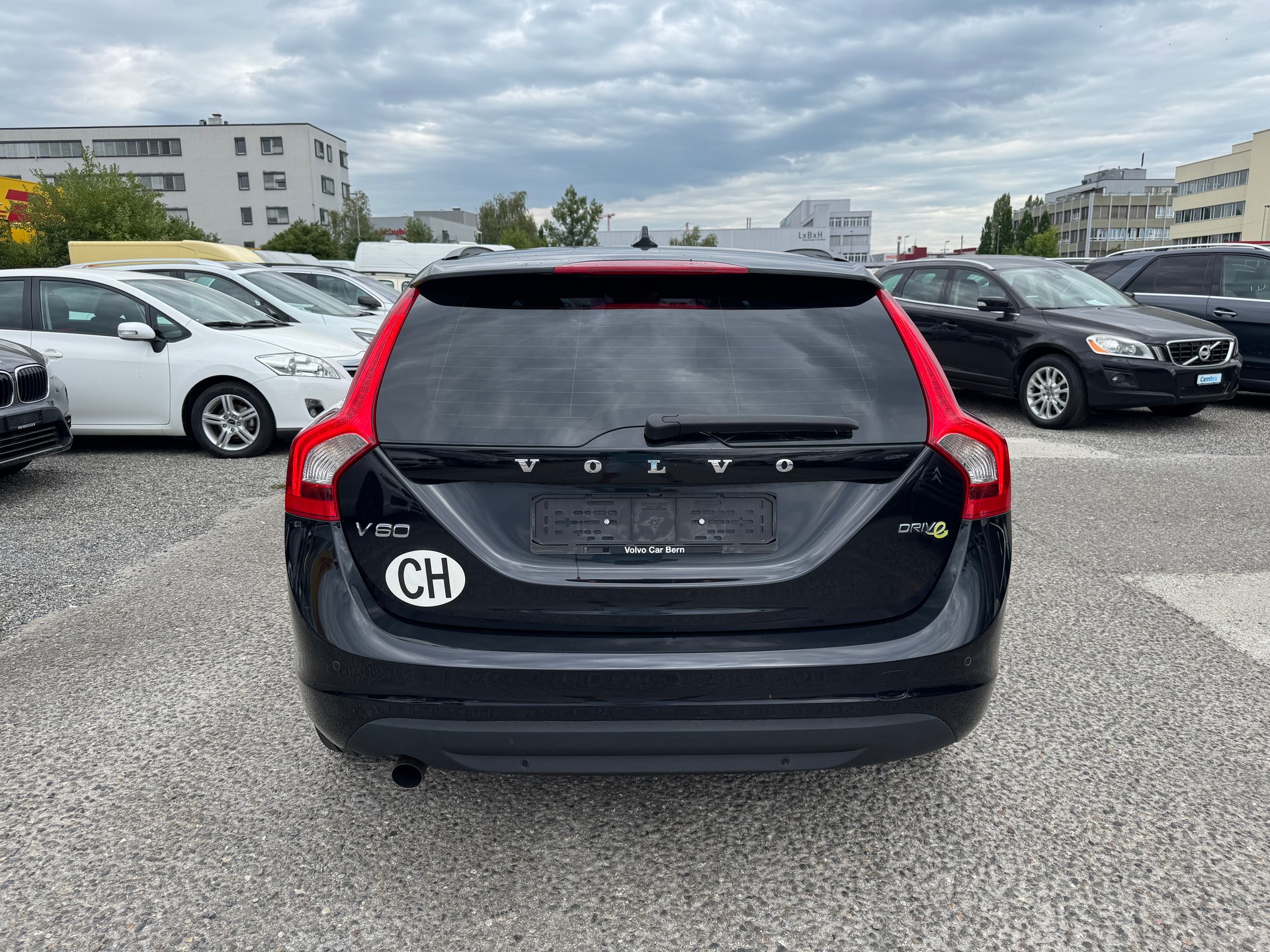VOLVO V60 DRIVe-image-3