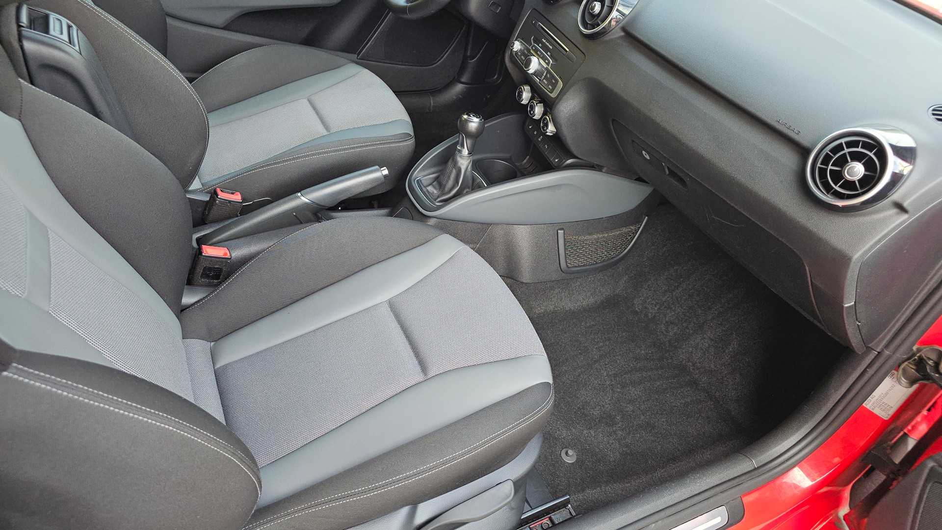 AUDI A1 1.0 TFSI Sport-image-9