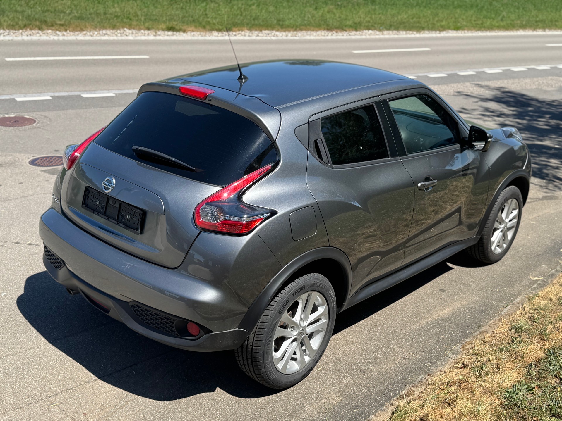 NISSAN Juke 1.6 Swiss Edition Xtronic CVT-image-4