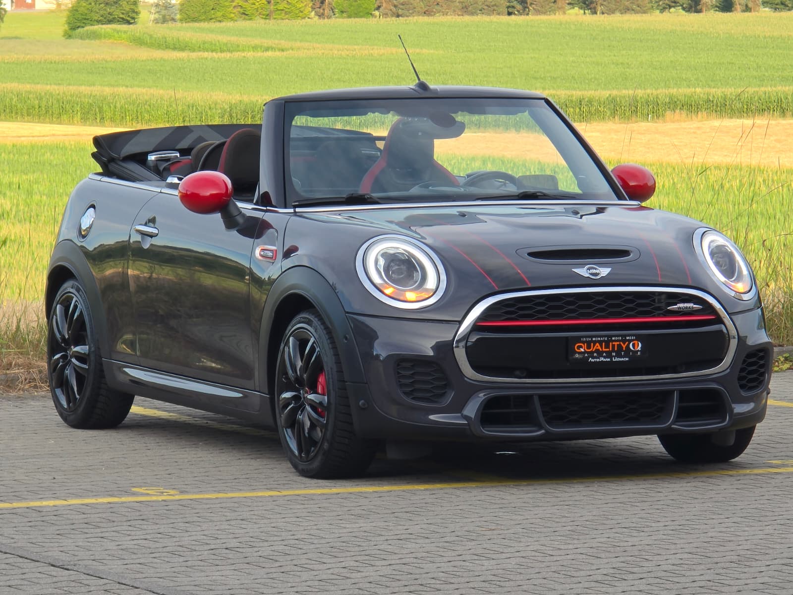 MINI Cooper John Cooper Works Cabriolet Steptronic-image-2