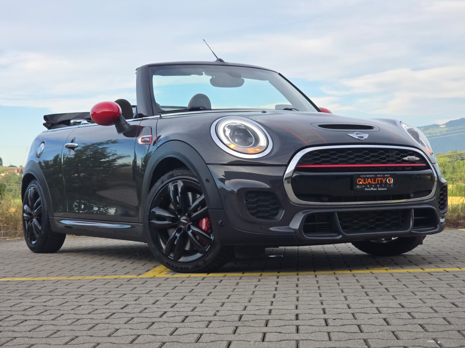 MINI Cooper John Cooper Works Cabriolet Steptronic-image-3