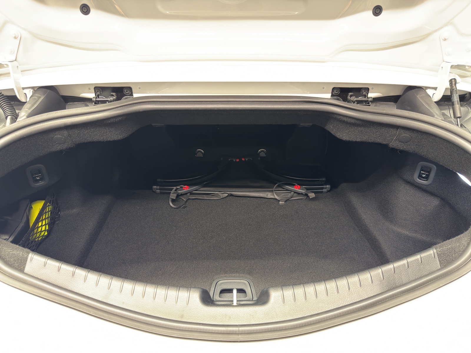 MERCEDES-BENZ CLE 200 AMG Line 4Matic-image-10