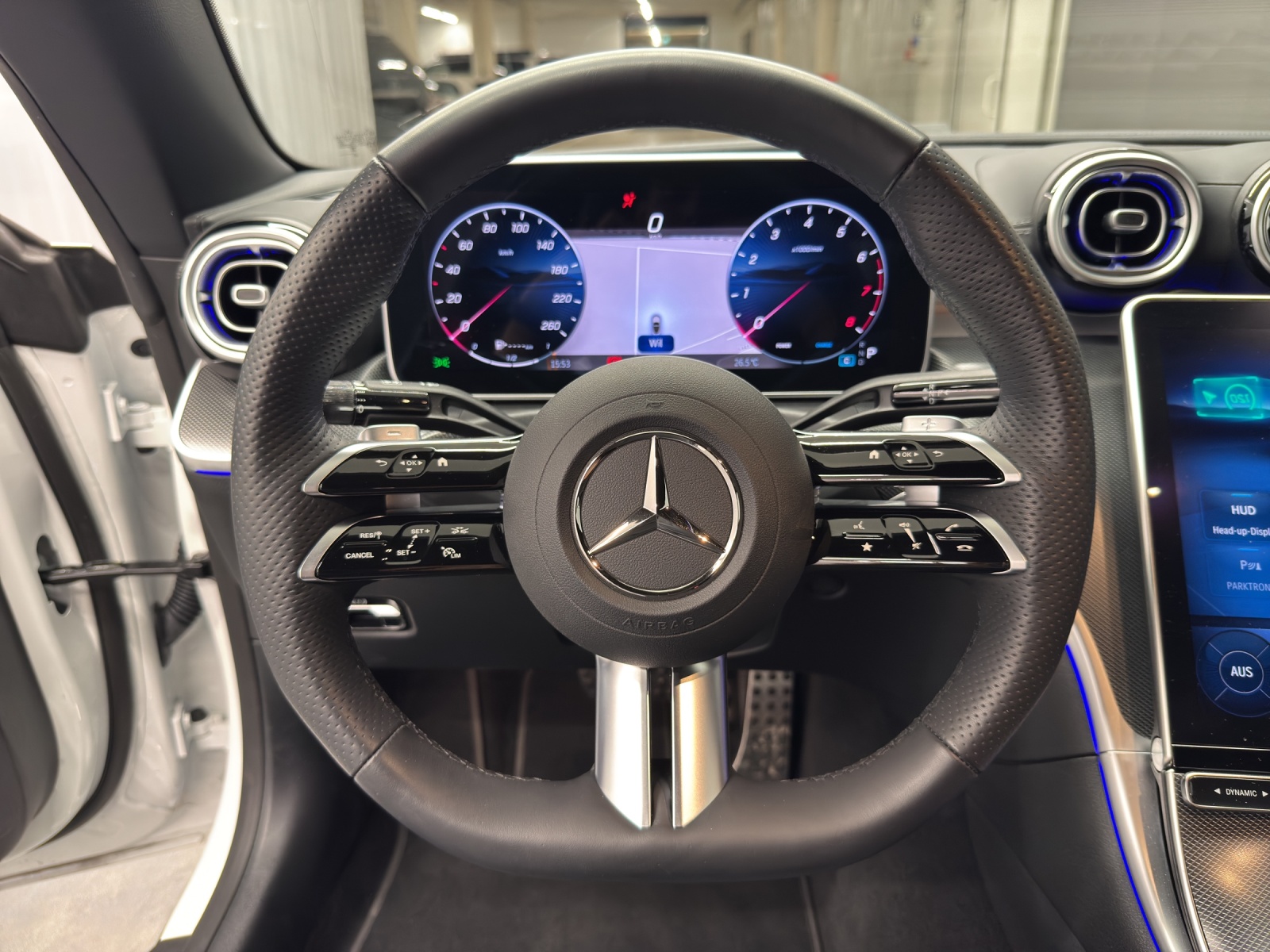 MERCEDES-BENZ CLE 200 AMG Line 4Matic-image-15