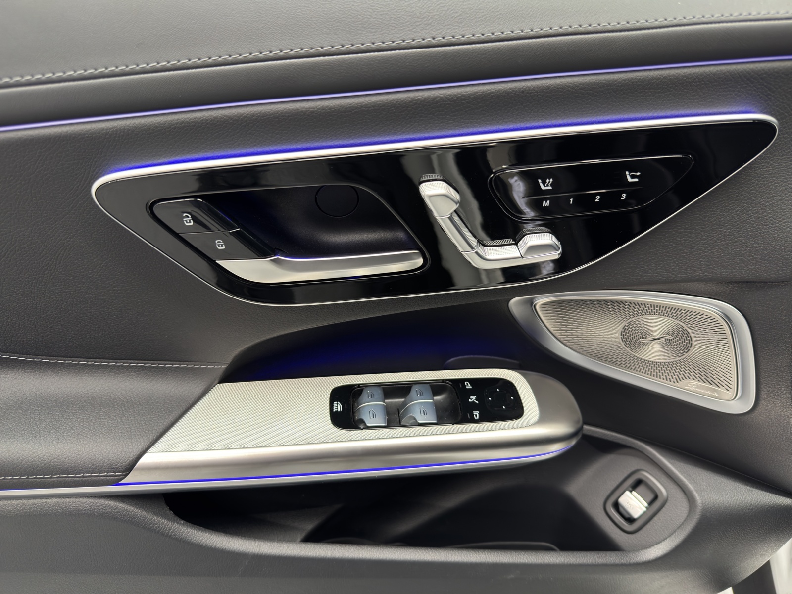 MERCEDES-BENZ CLE 200 AMG Line 4Matic-image-13