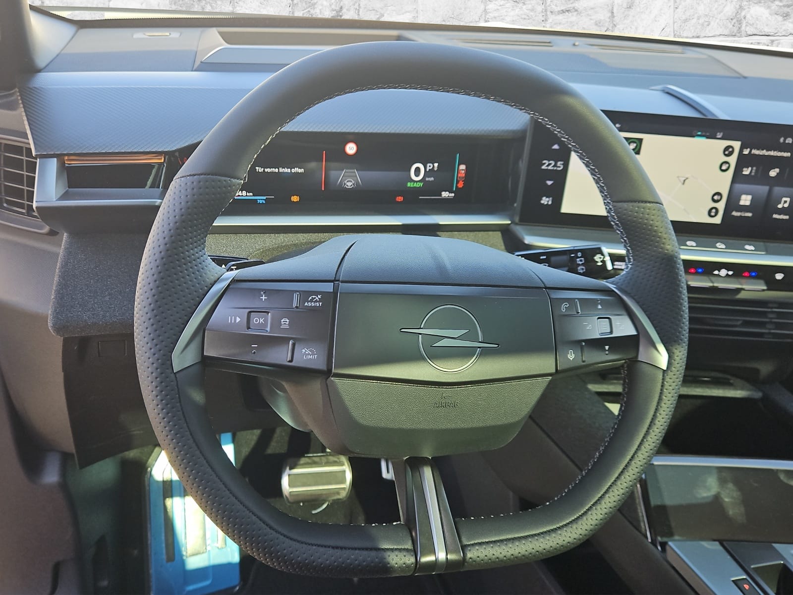 OPEL Grandland Elektro 73kWh Ultimate 4WD-image-11