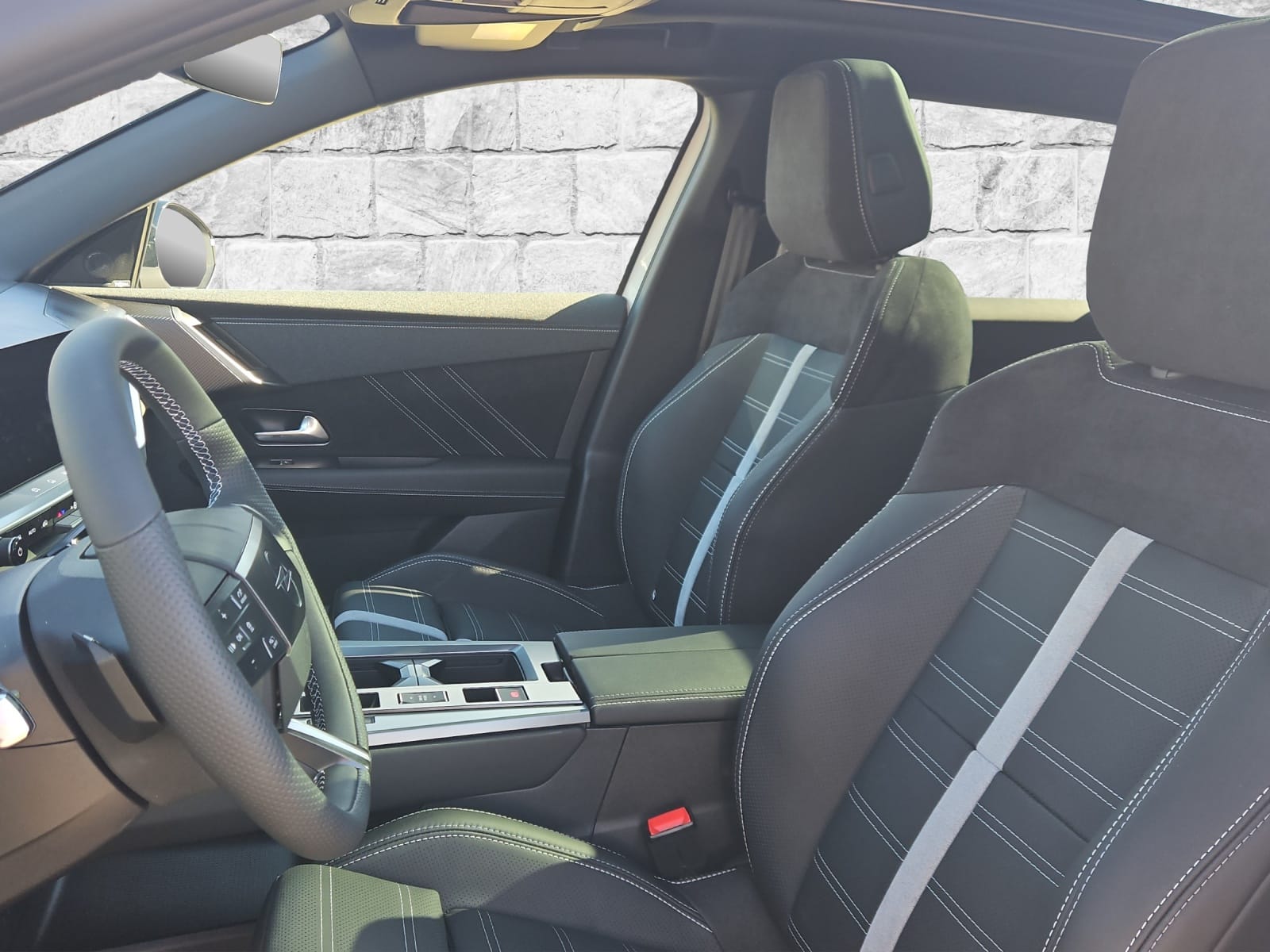 OPEL Grandland Elektro 73kWh Ultimate 4WD-image-9