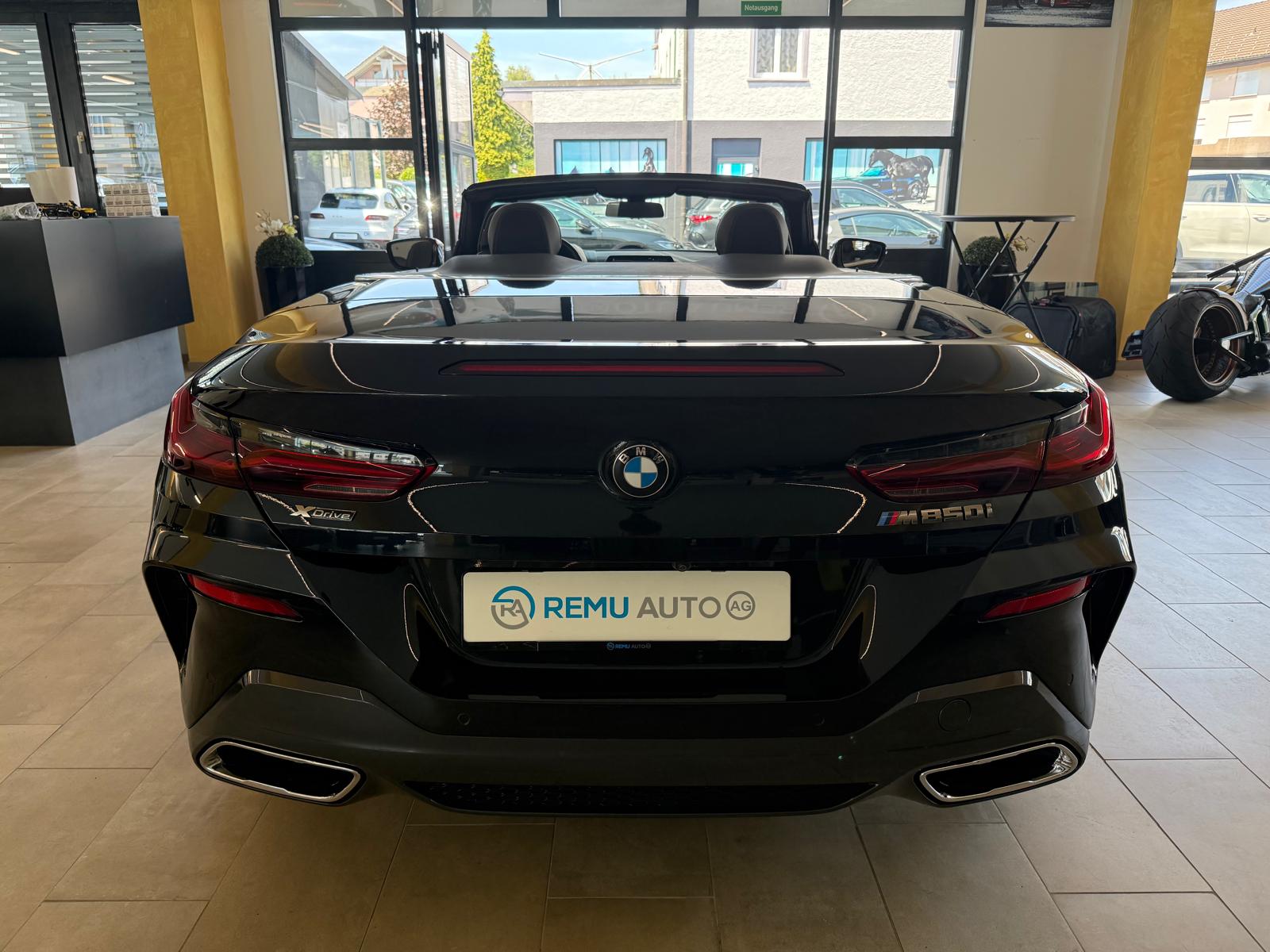 BMW M850i xDrive Steptronic-showroom-element-3