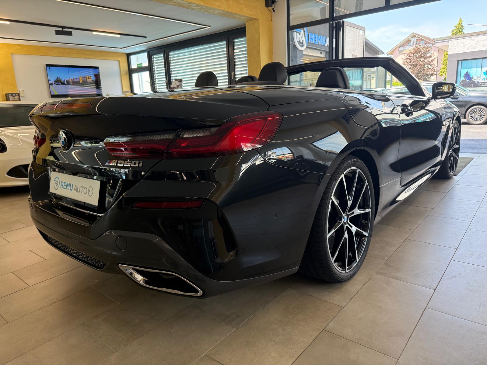 BMW M850i xDrive Steptronic-showroom-element-2