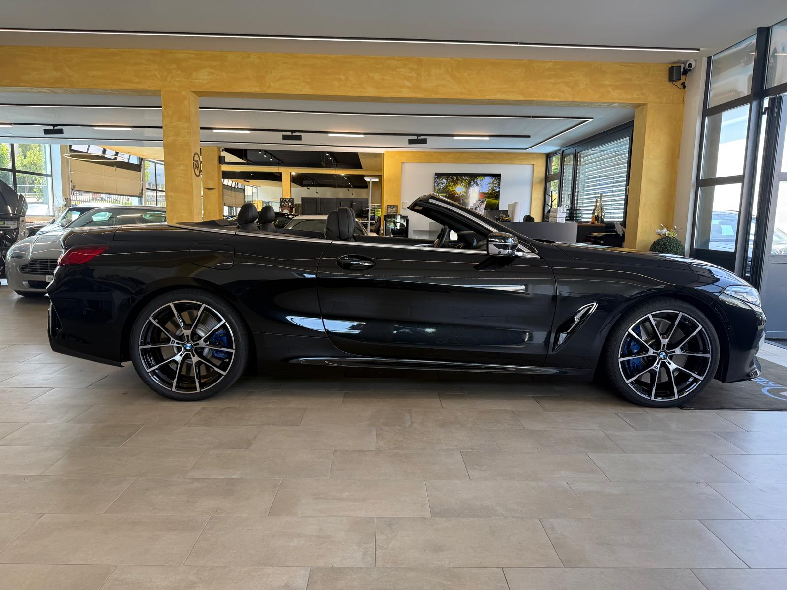 BMW M850i xDrive Steptronic-showroom-element-1