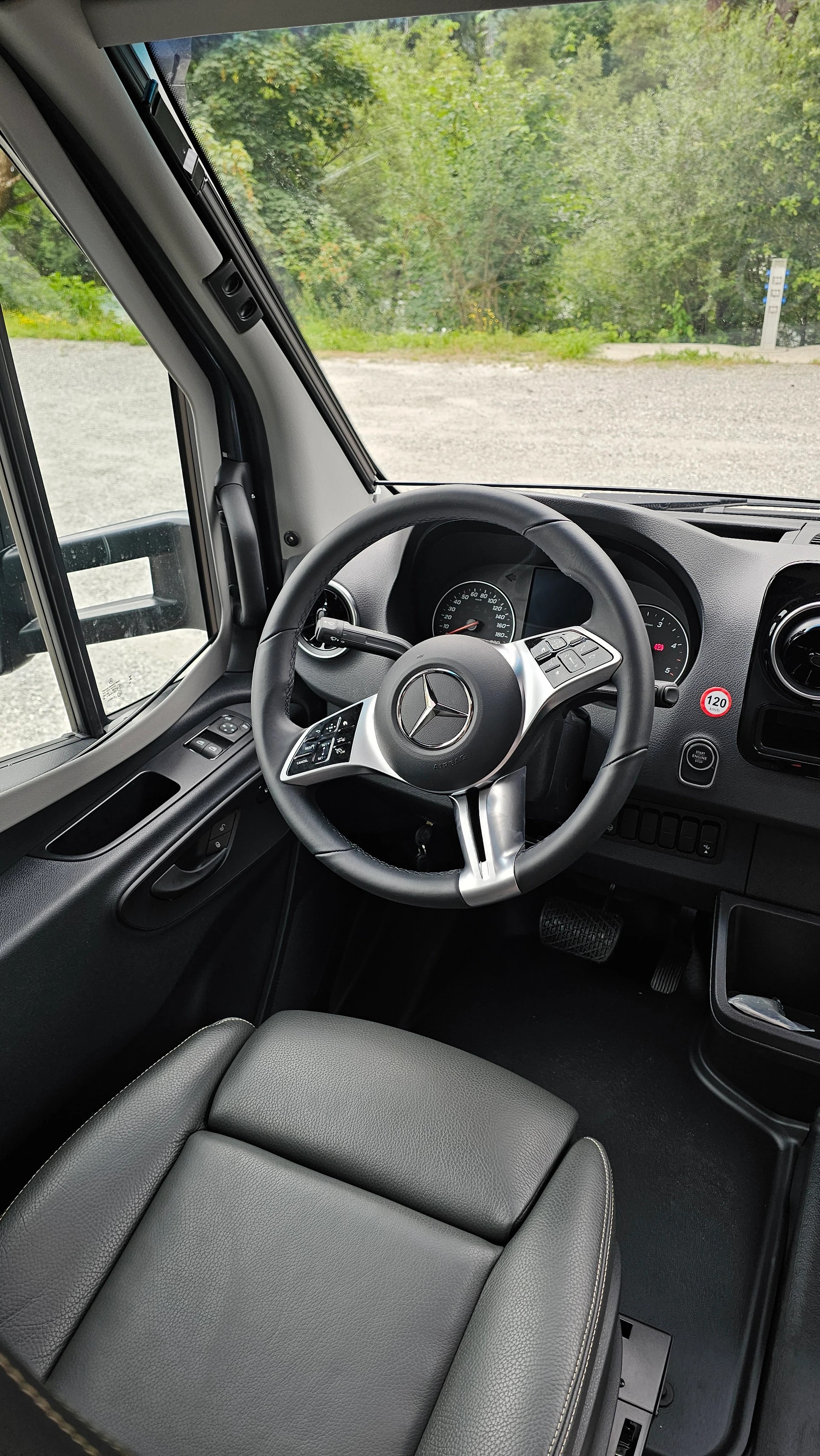 HYMER MLT 580 4x4 by Swiss Venture-image-5