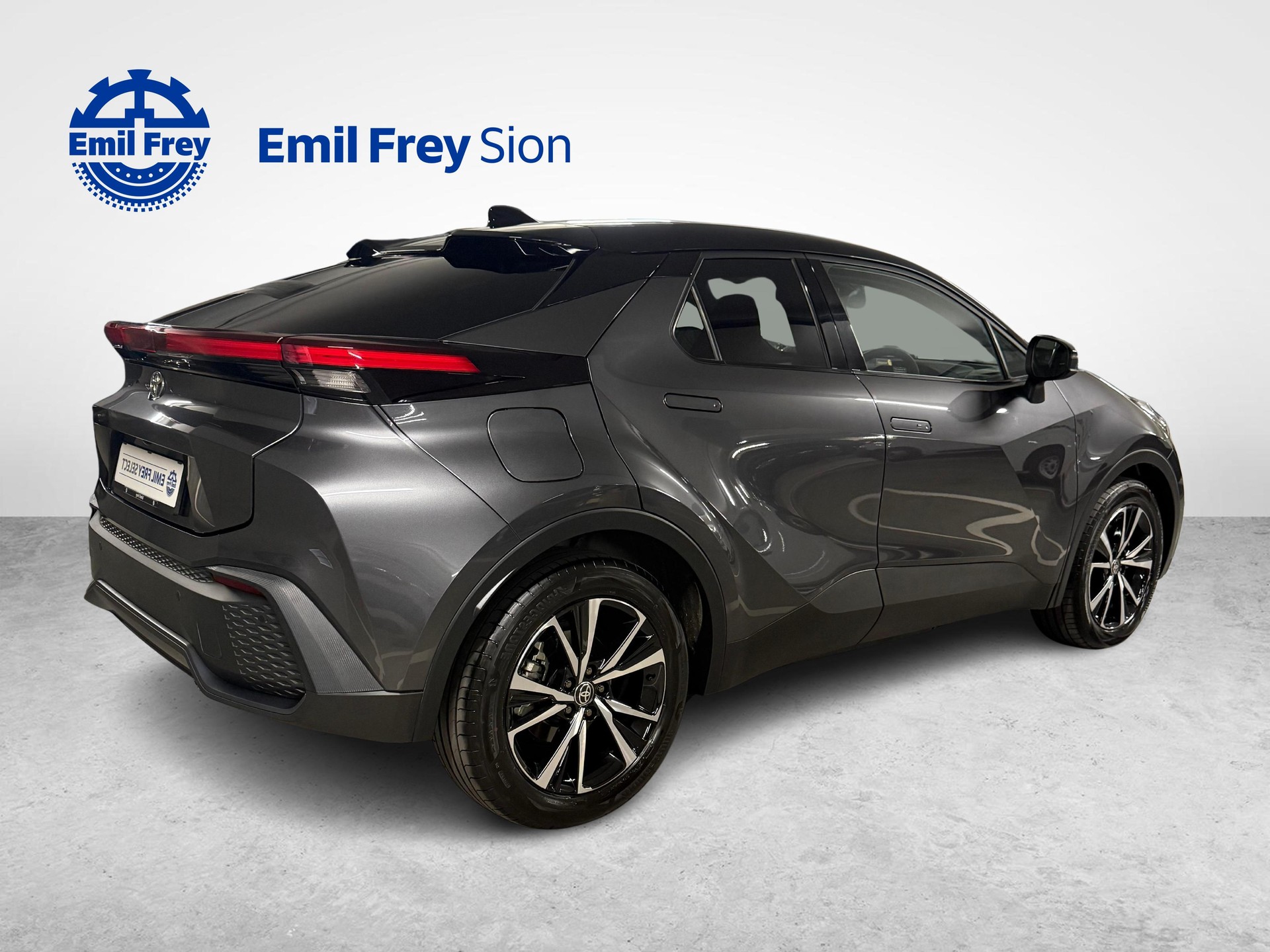 TOYOTA C-HR 2.0 PHEV Swiss Edition-image-3