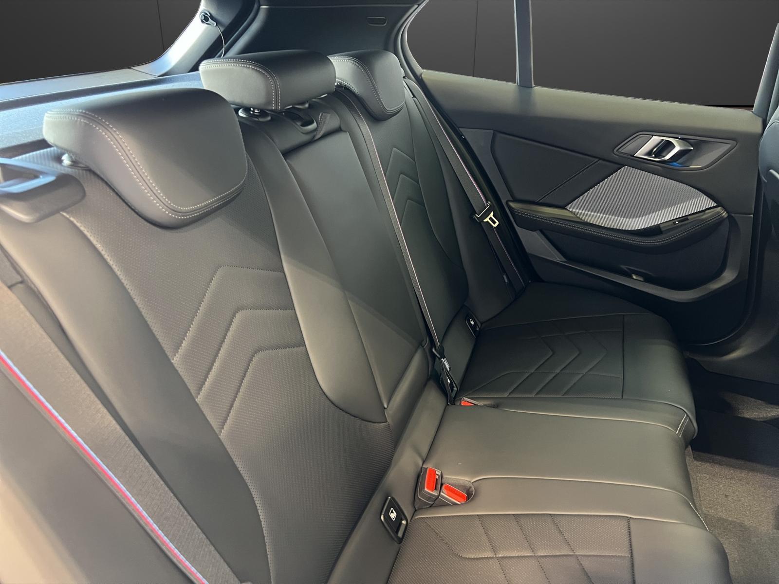BMW 123 xDrive-image-16