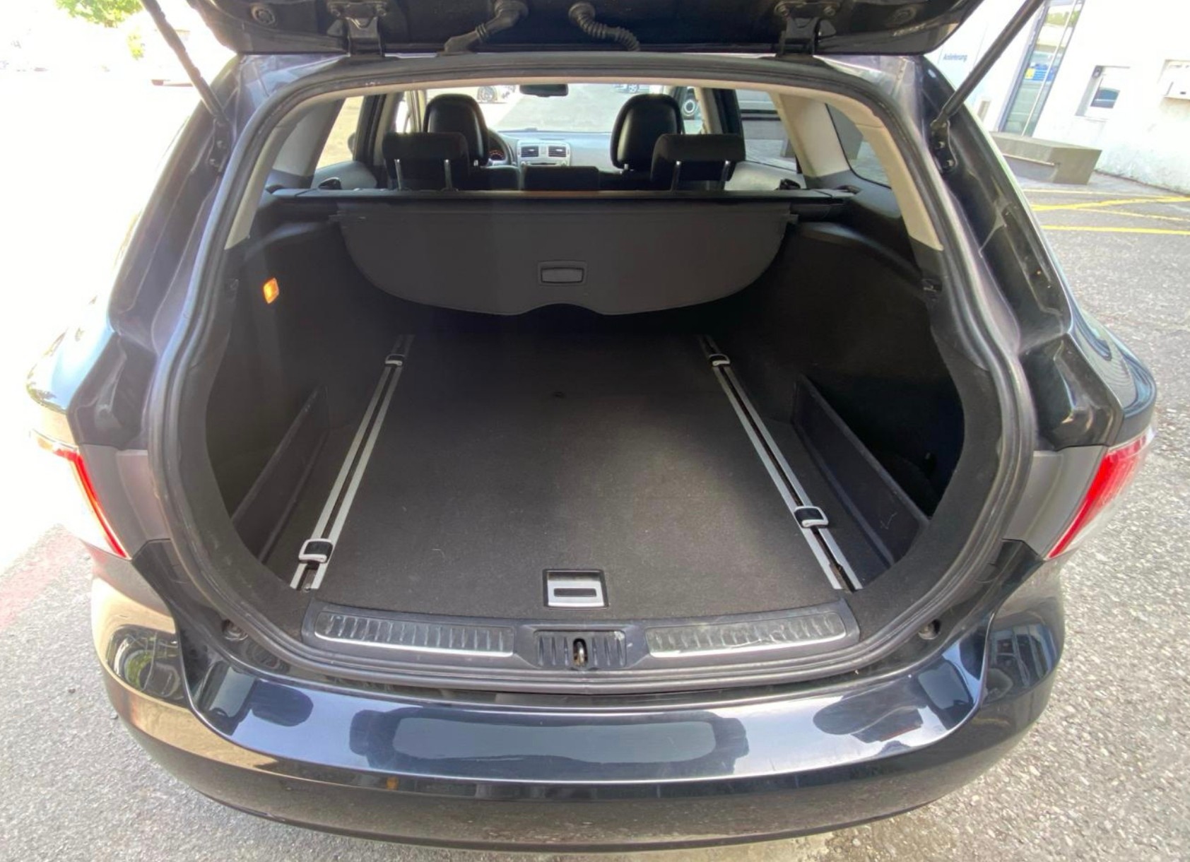 TOYOTA Avensis Sportswagon 2.2D-4D Linea Sol-image-6