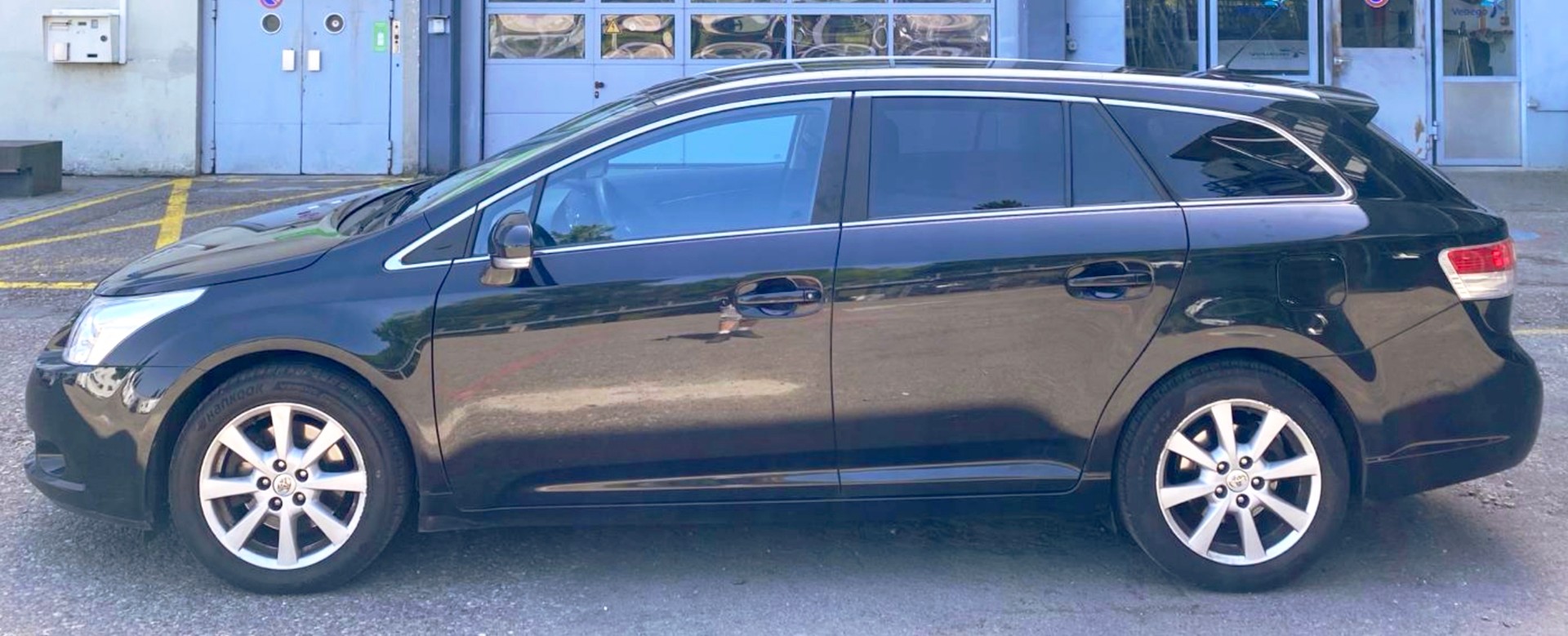 TOYOTA Avensis Sportswagon 2.2D-4D Linea Sol-image-5