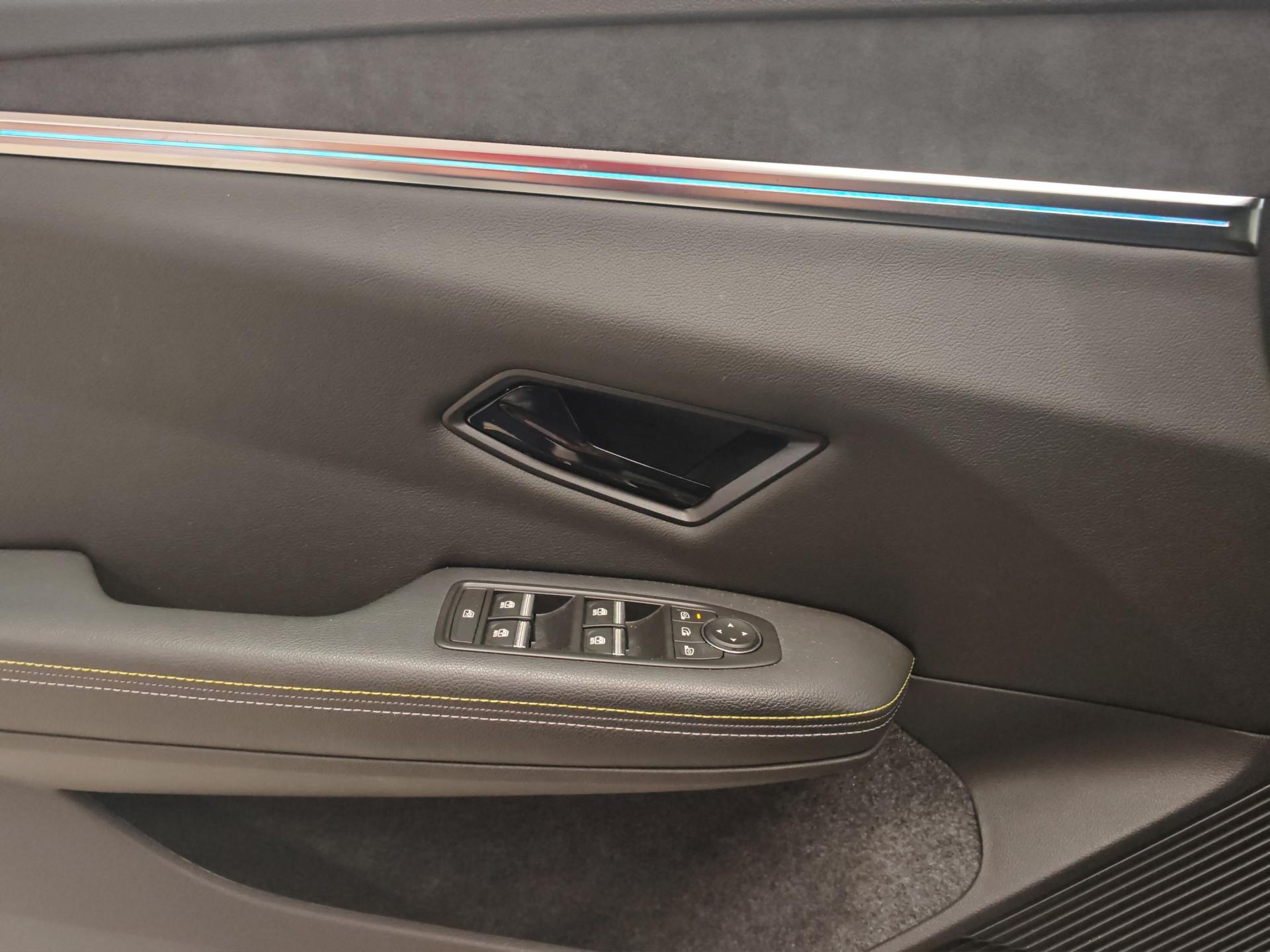 RENAULT Mégane E-TECH EV60 Iconic-image-23