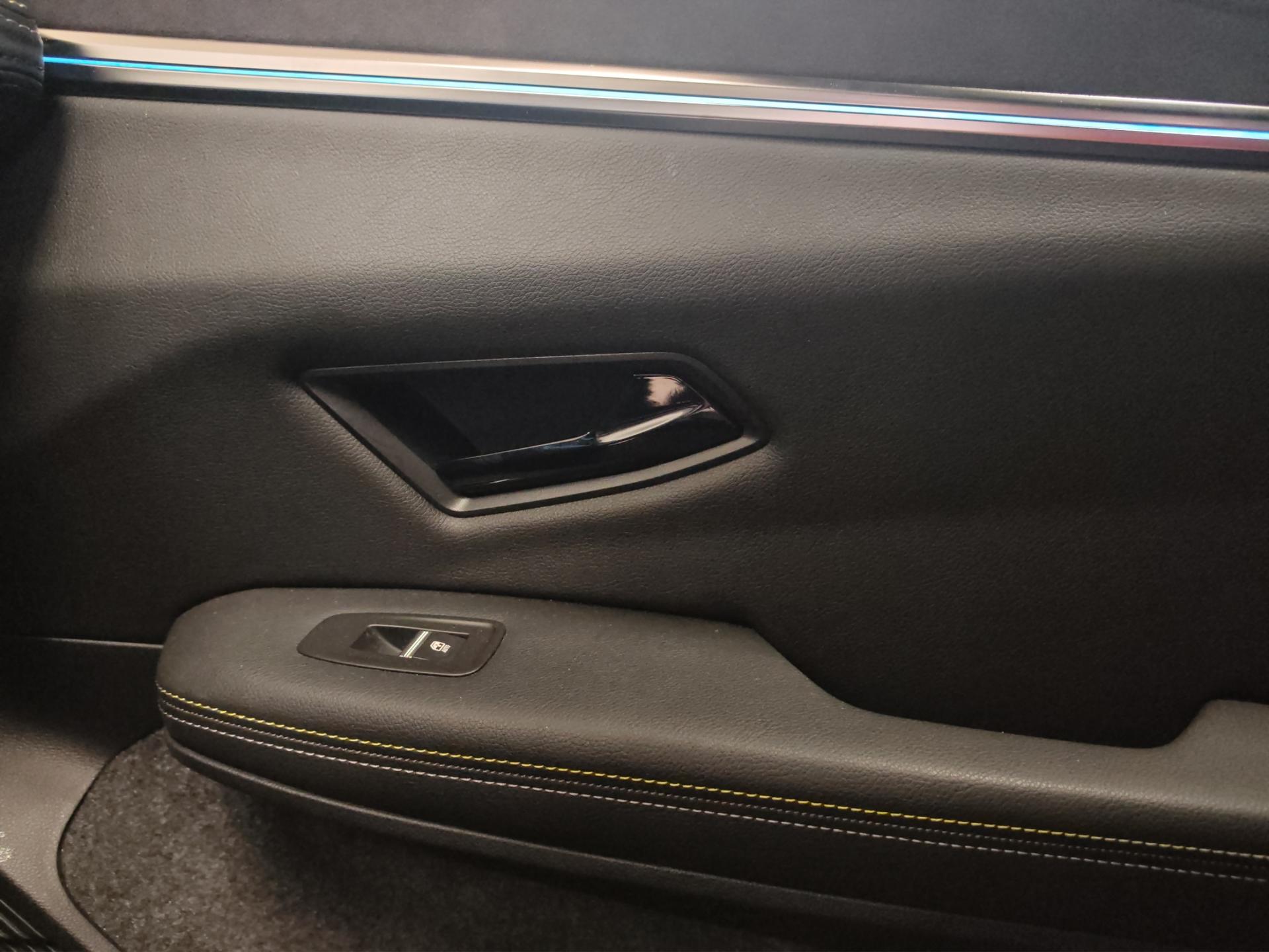 RENAULT Mégane E-TECH EV60 Iconic-image-24