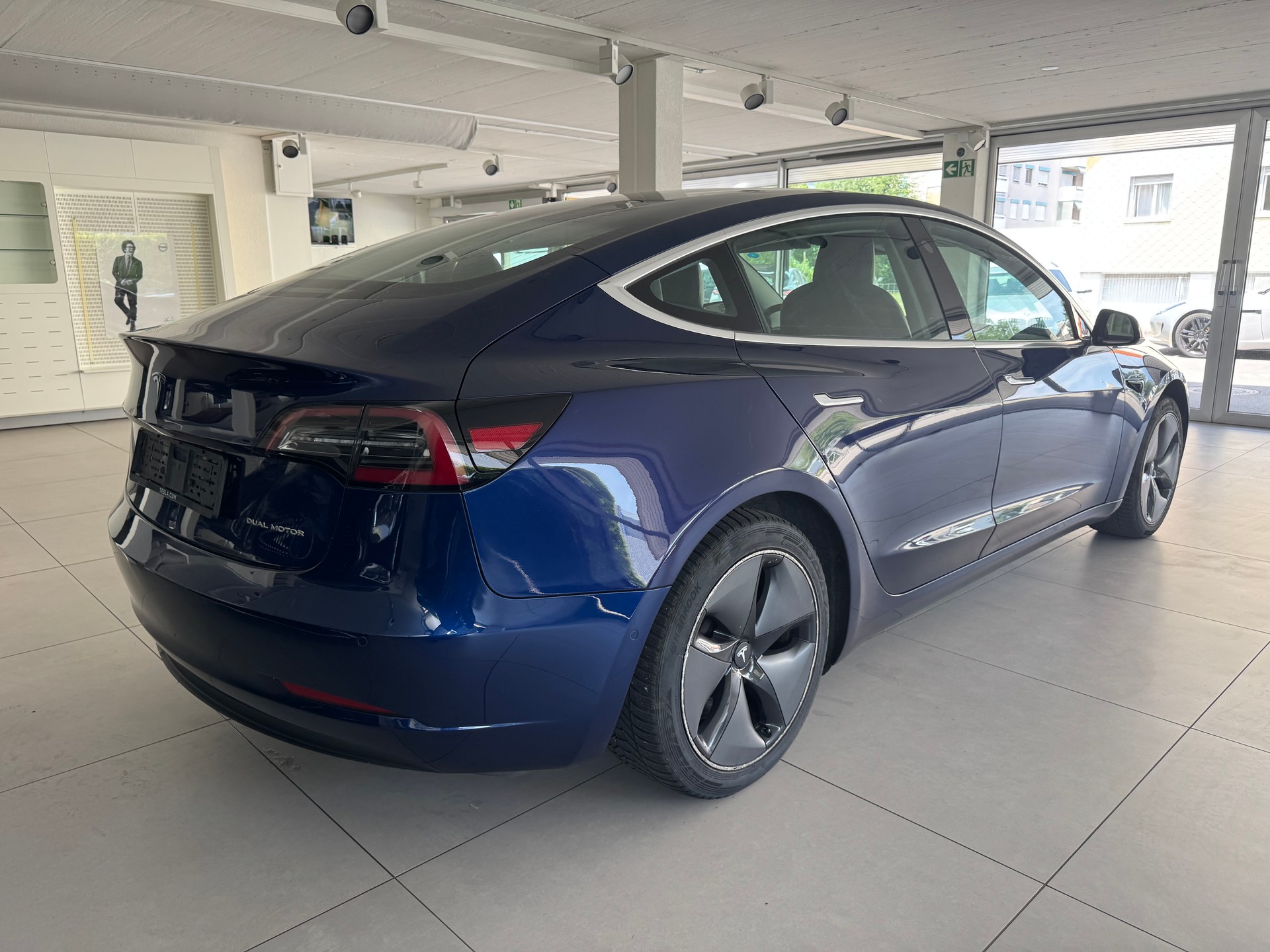 TESLA Model 3 Long Range Dual Motor AWD-image-5