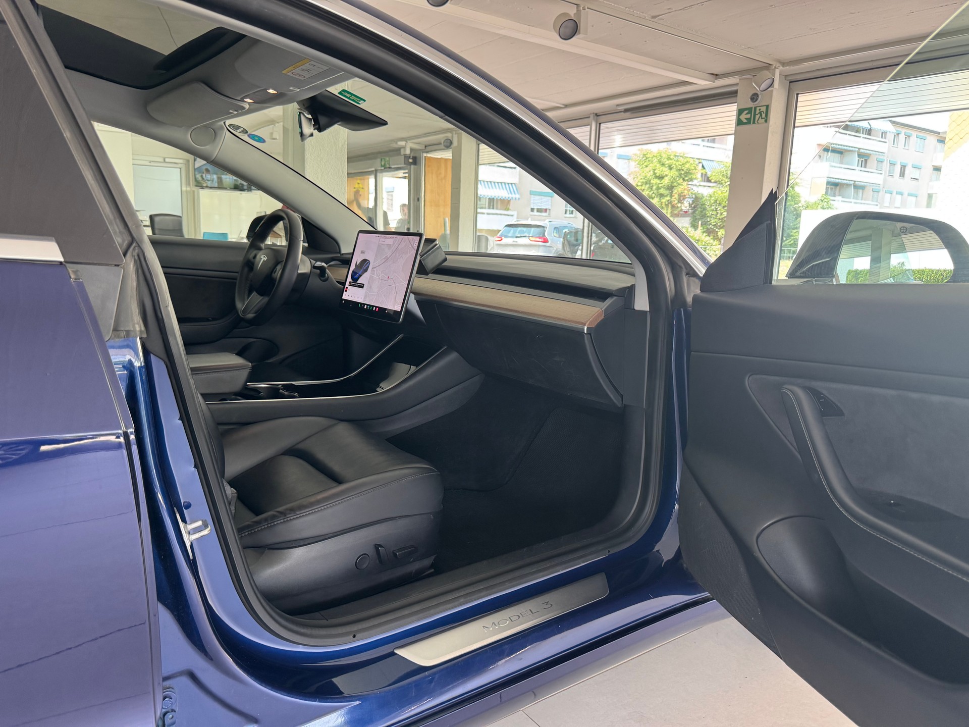 TESLA Model 3 Long Range Dual Motor AWD-image-11