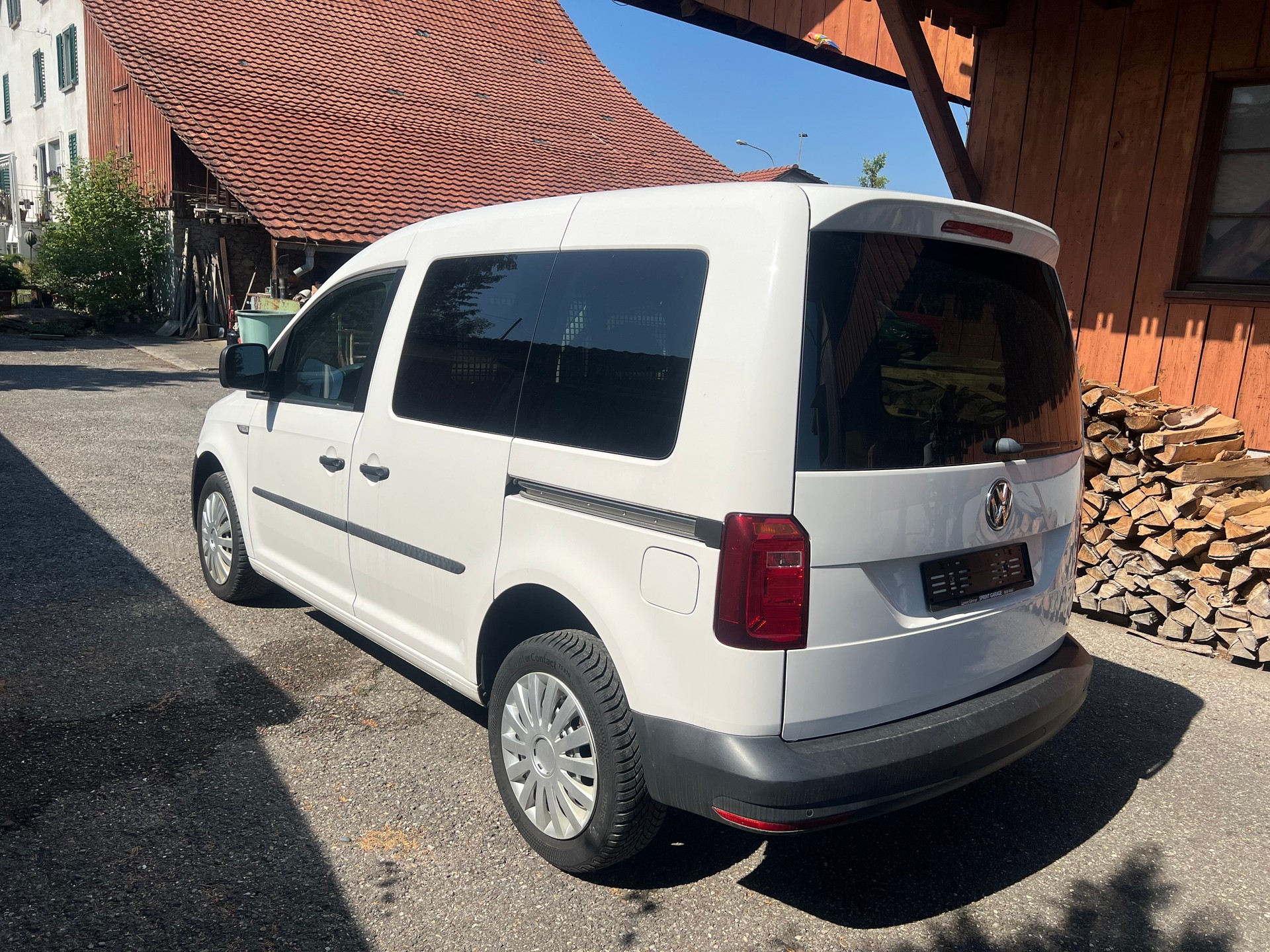VW Caddy 2.0TDI BlueMotion Technology DSG-image-4
