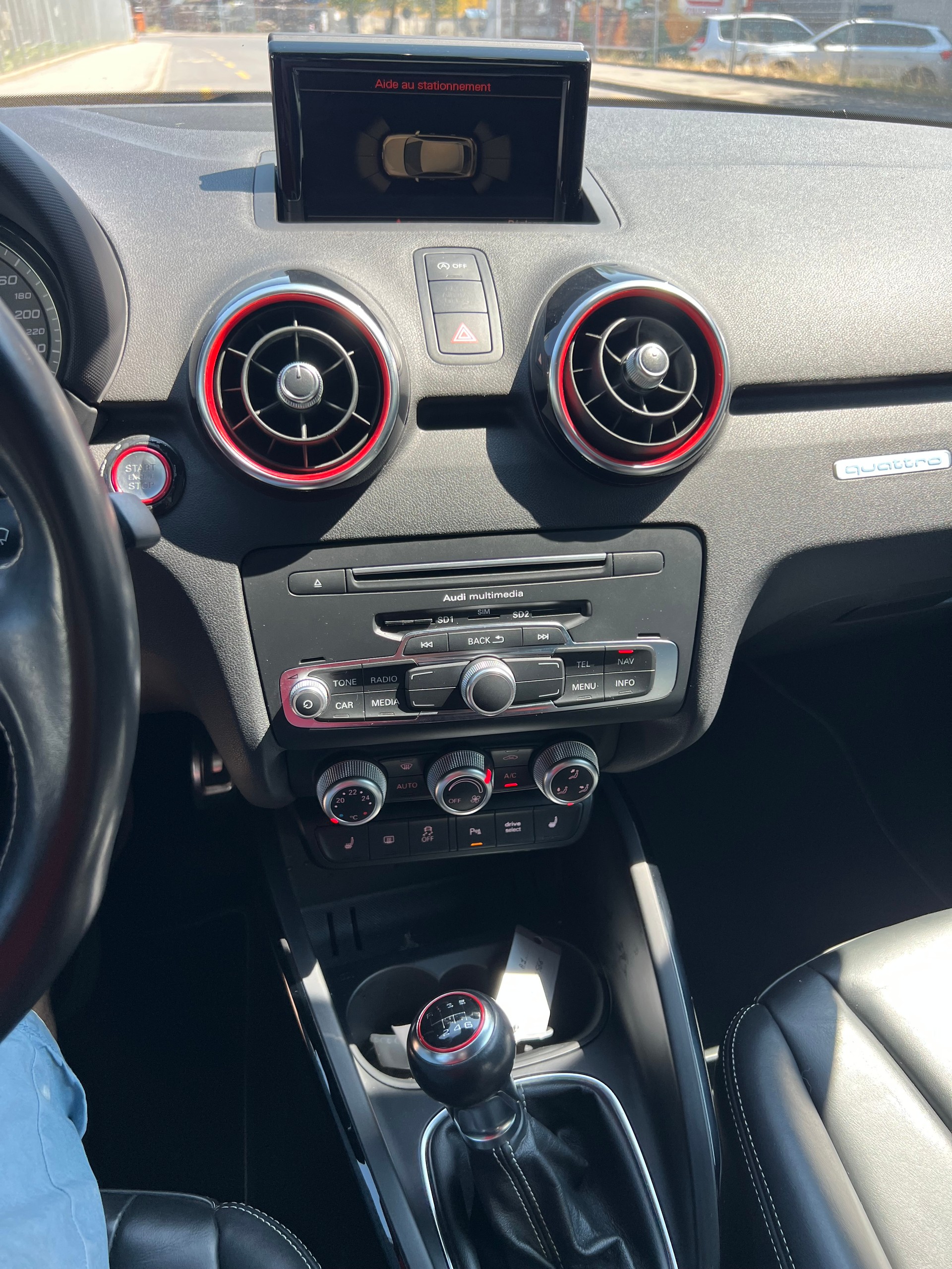 AUDI S1 Sportback 2.0 TFSI Sport quattro-image-11