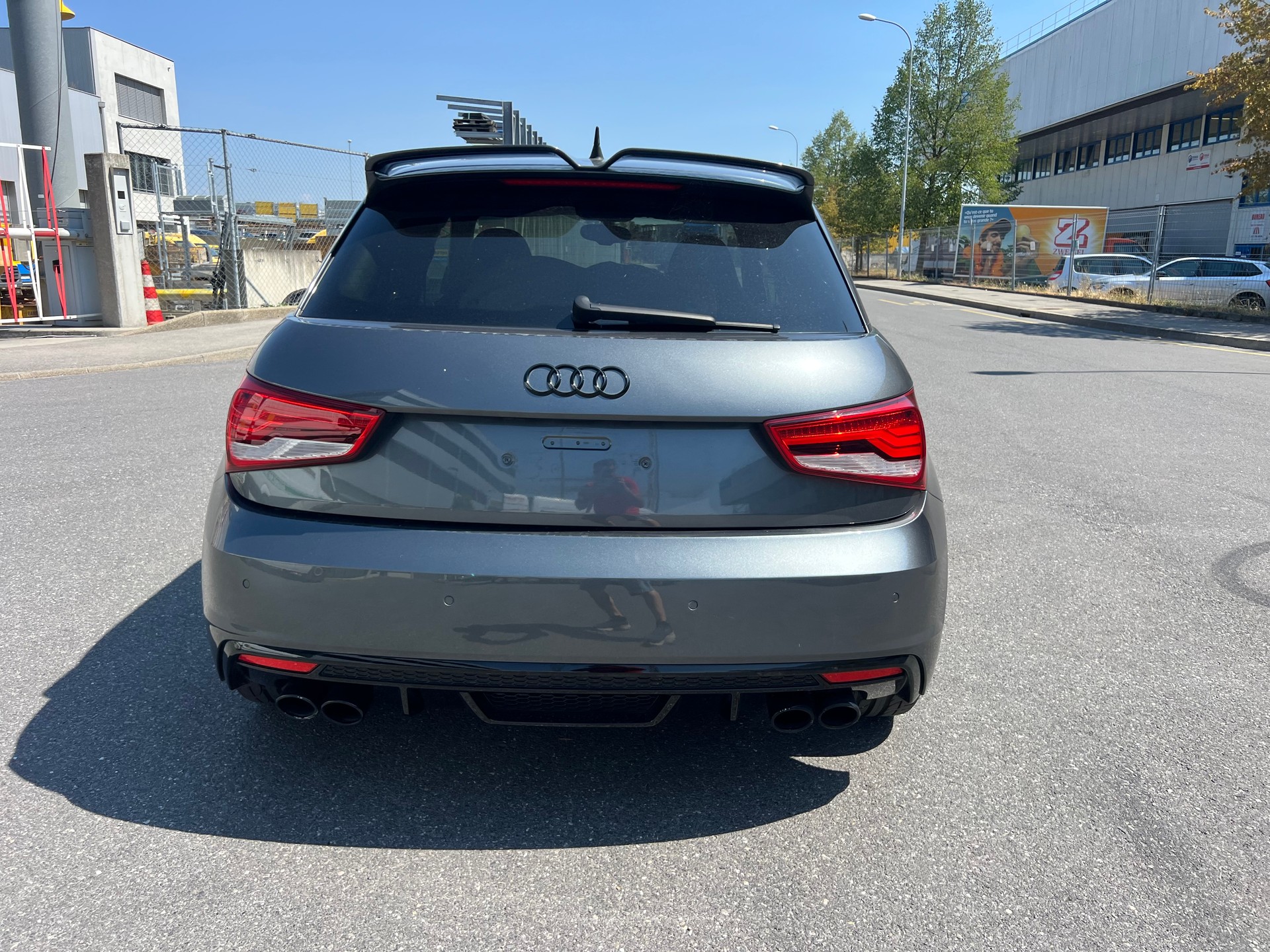AUDI S1 Sportback 2.0 TFSI Sport quattro-image-3