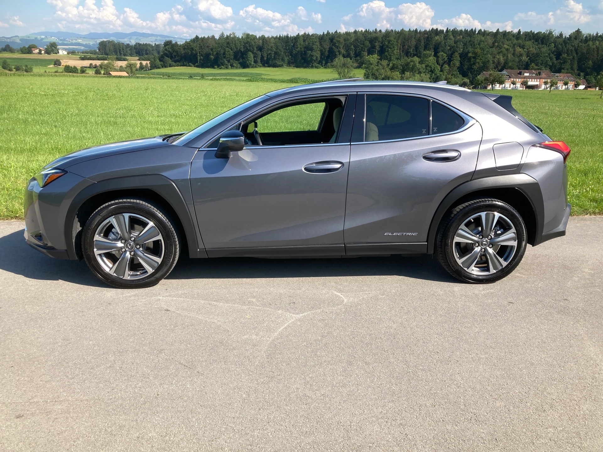 LEXUS UX 300e Excellence Automatic-image-4
