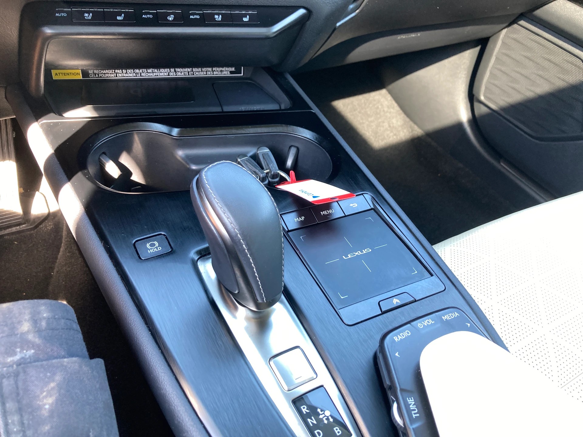 LEXUS UX 300e Excellence Automatic-image-10