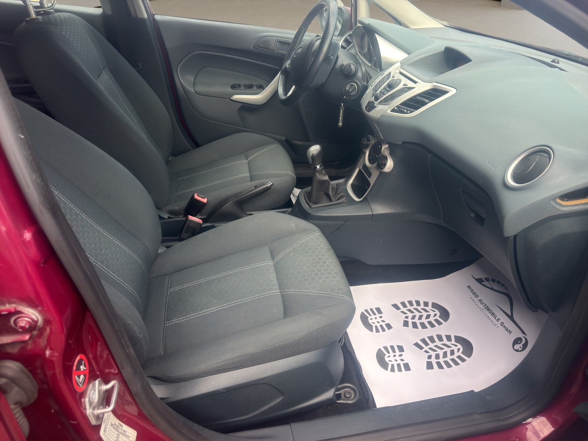 FORD Fiesta 1.4 16V Colourline-image-12